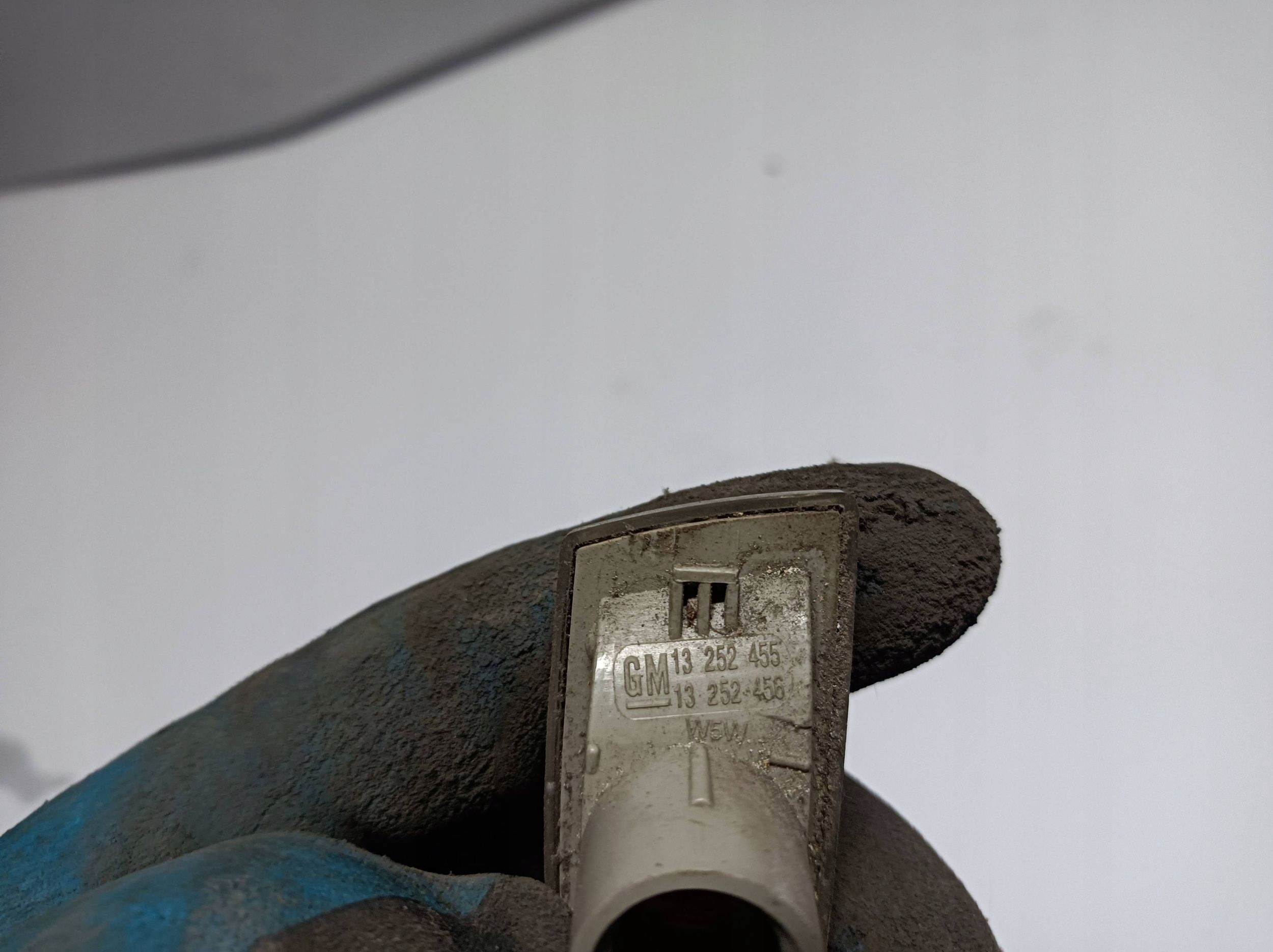 indicator w blotniku Opel Astra H 13252455