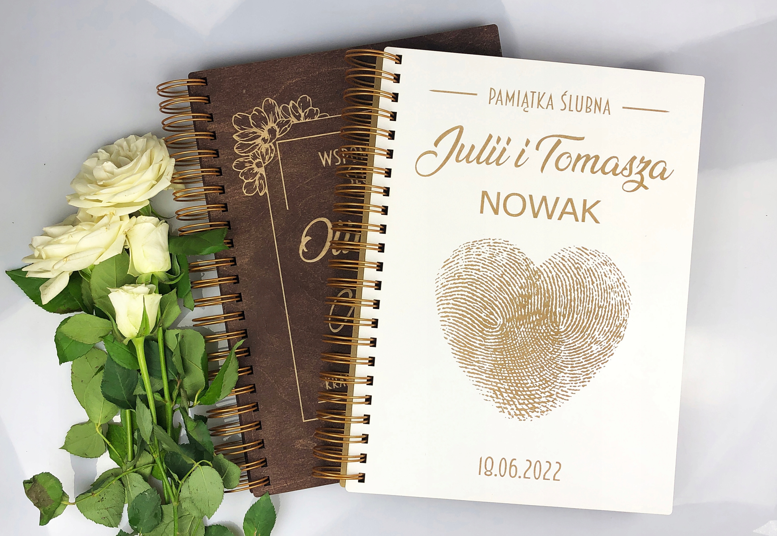 PREZENT NA ŚLUB DLA MŁODEJ PARY DREWNIANY ALBUM NA ZDJĘCIA Z GRAWEREM Producent Inna