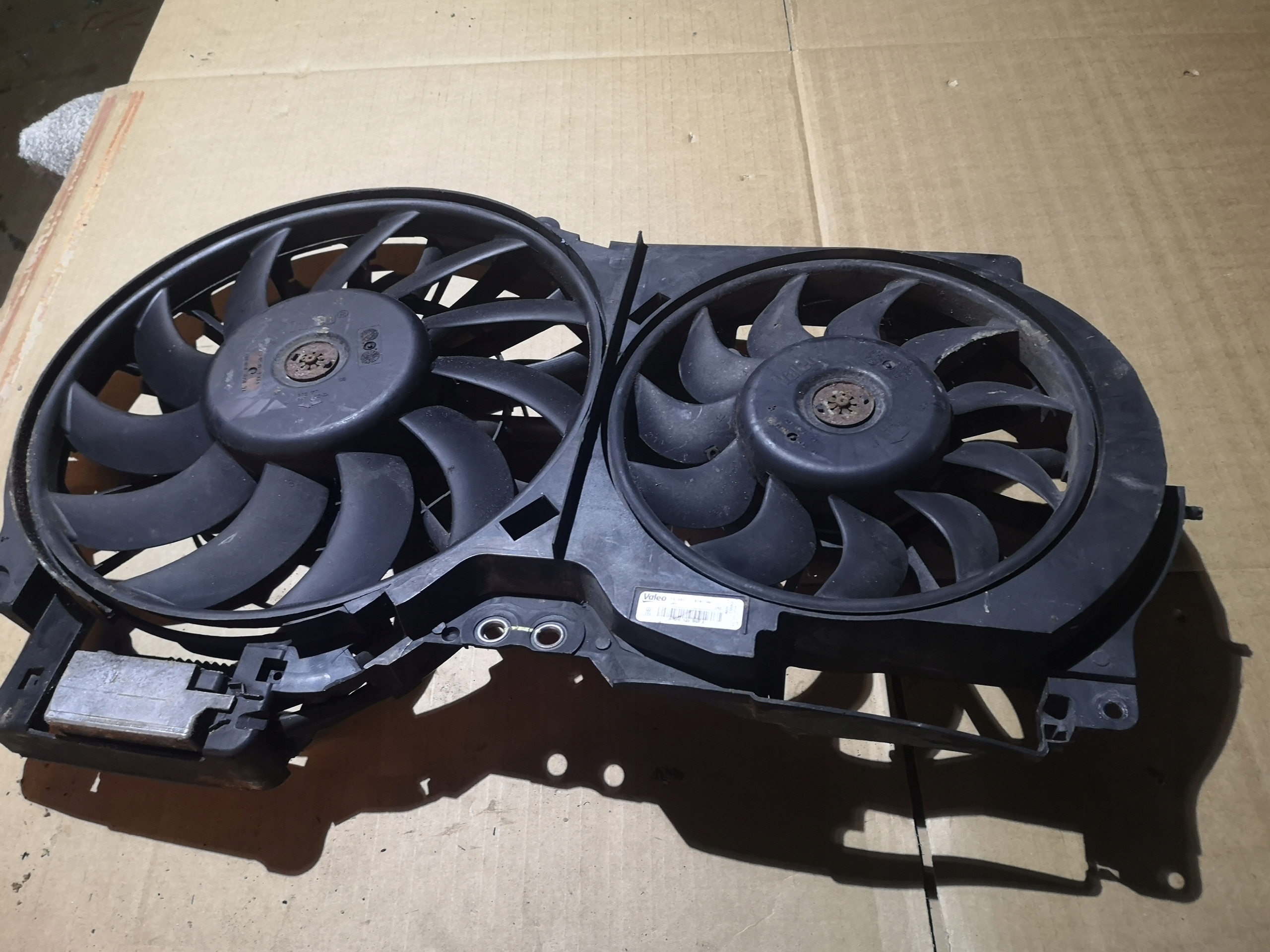 4F0121003E - Вентилятор радиатора KPL AUDI A6 C6 04-08 2.0 TDI