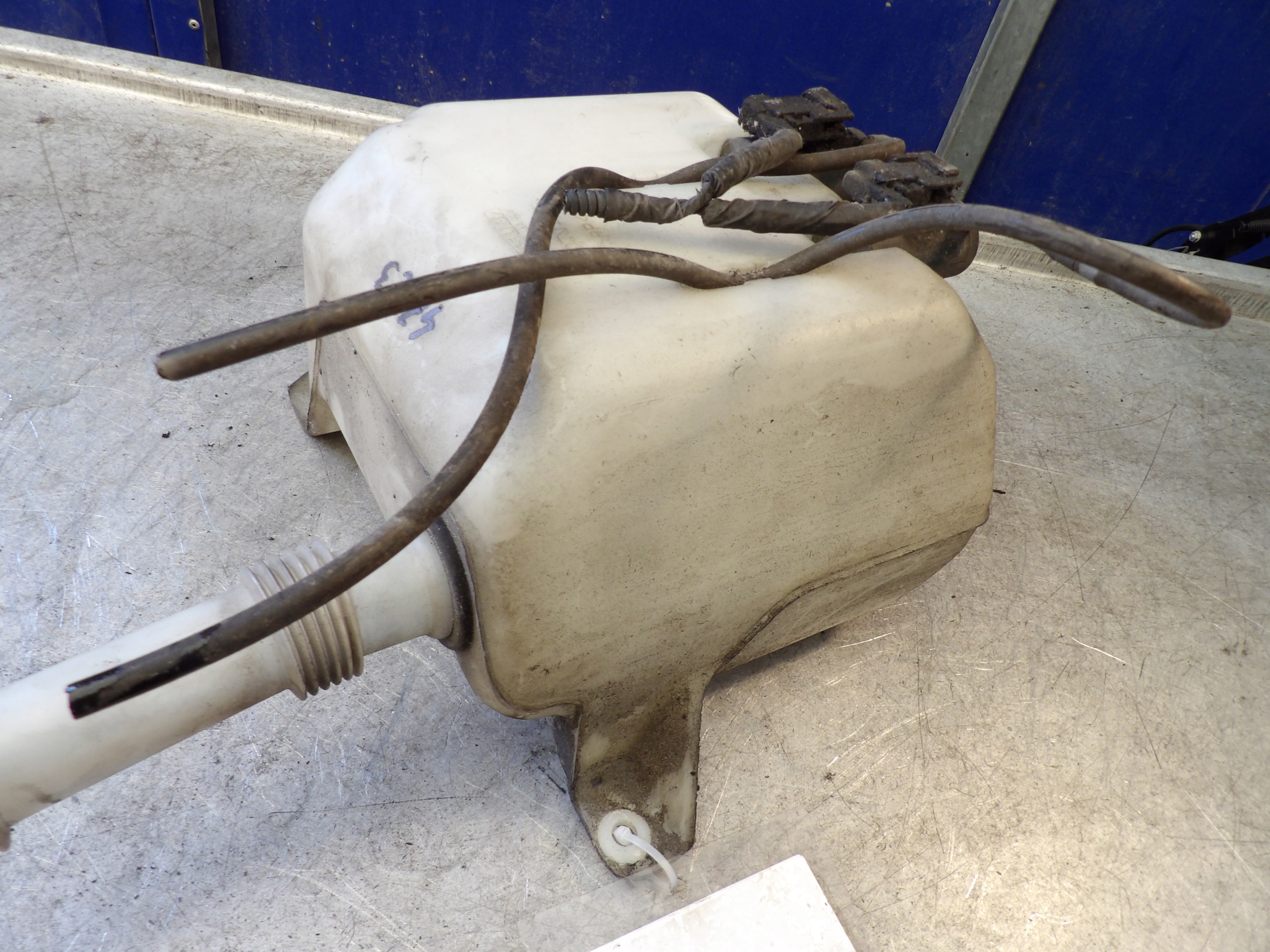 Honda Accord VII washer fluid tank