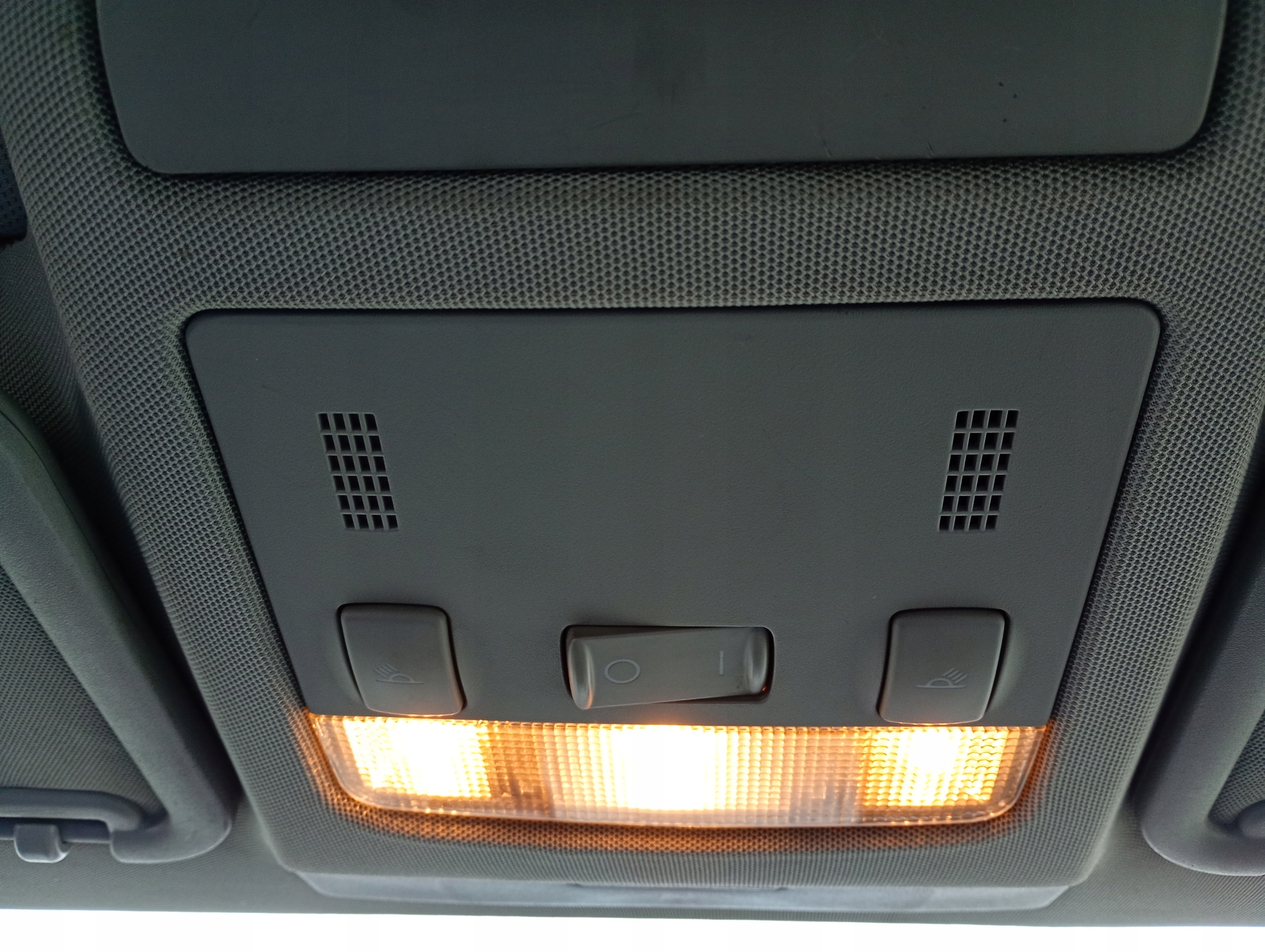 Audi A2 00-05 OSWIETLENIE cabs light inner SUFITOWA