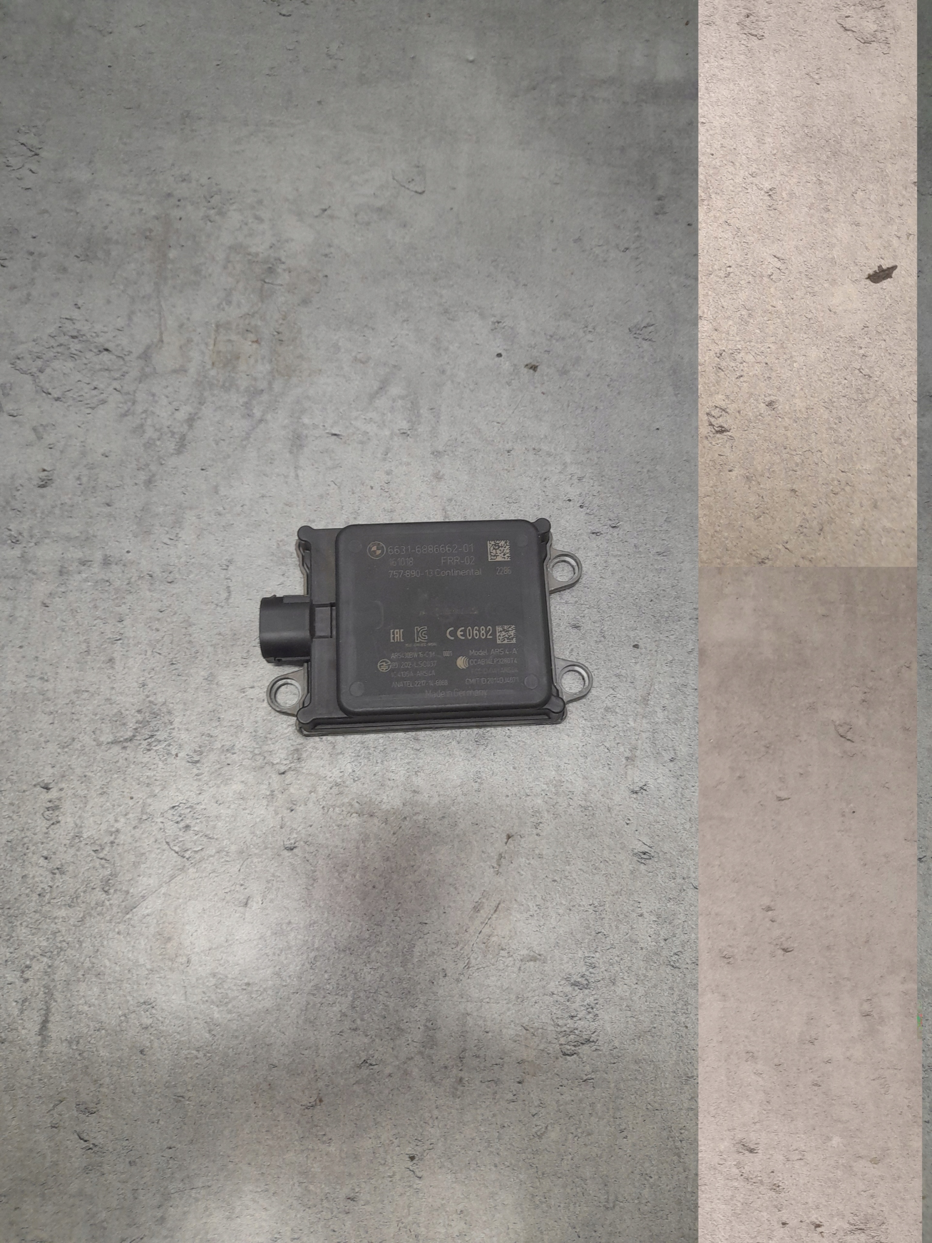 6886662 - Датчик модуль радар BMW G30