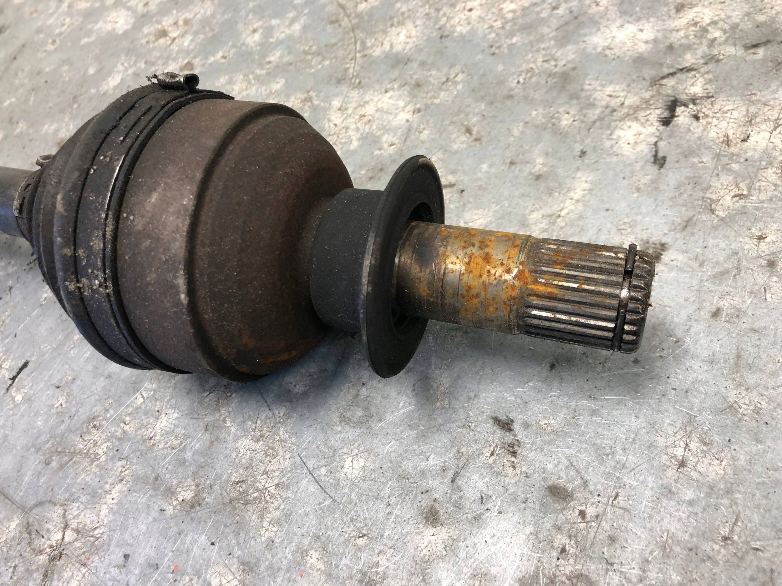semi-axis left OPEL INSIGNIA A 13219092
