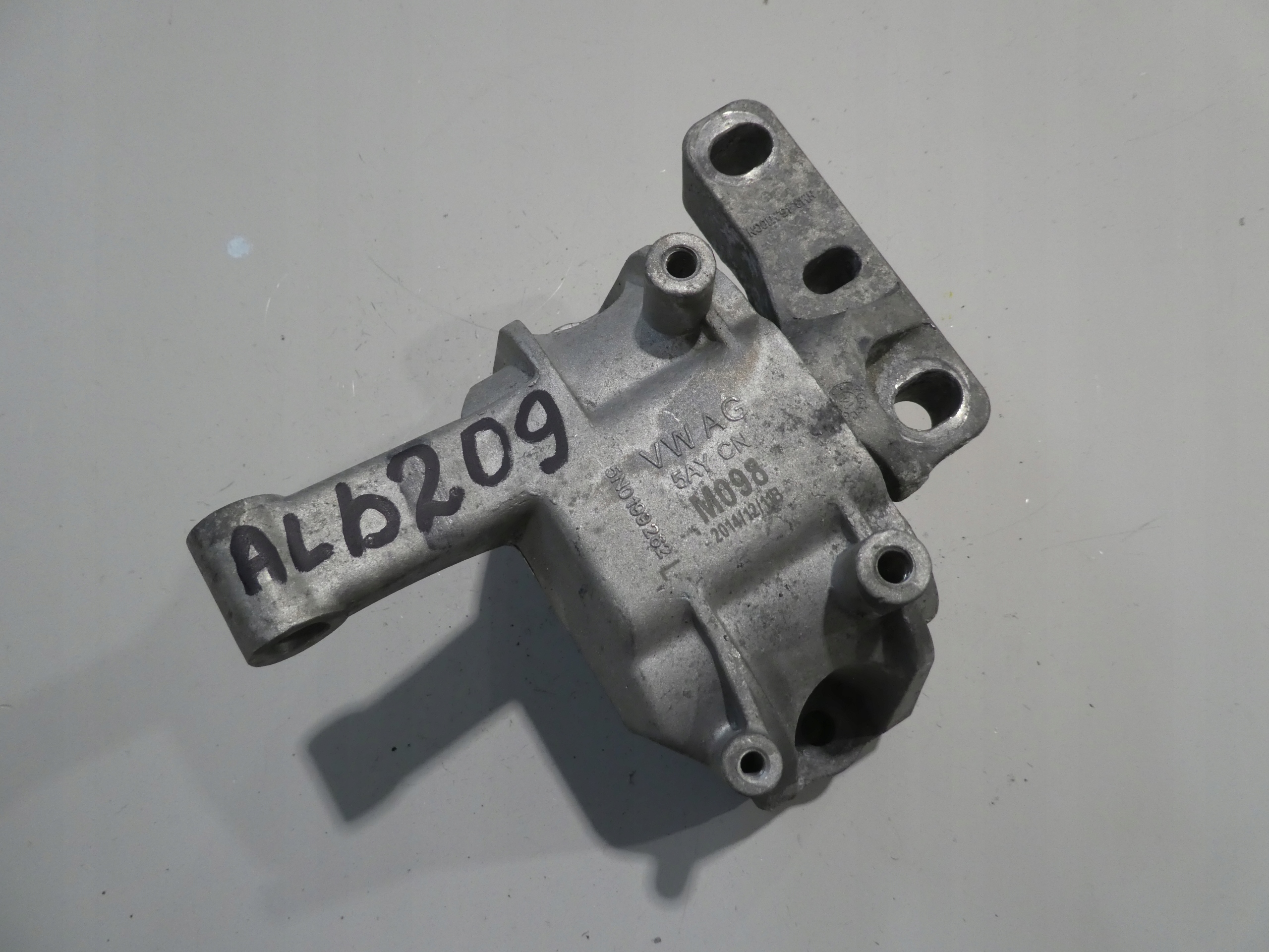 VW AUDI SKODA 2.0 TDI engine mount 5N0199262L