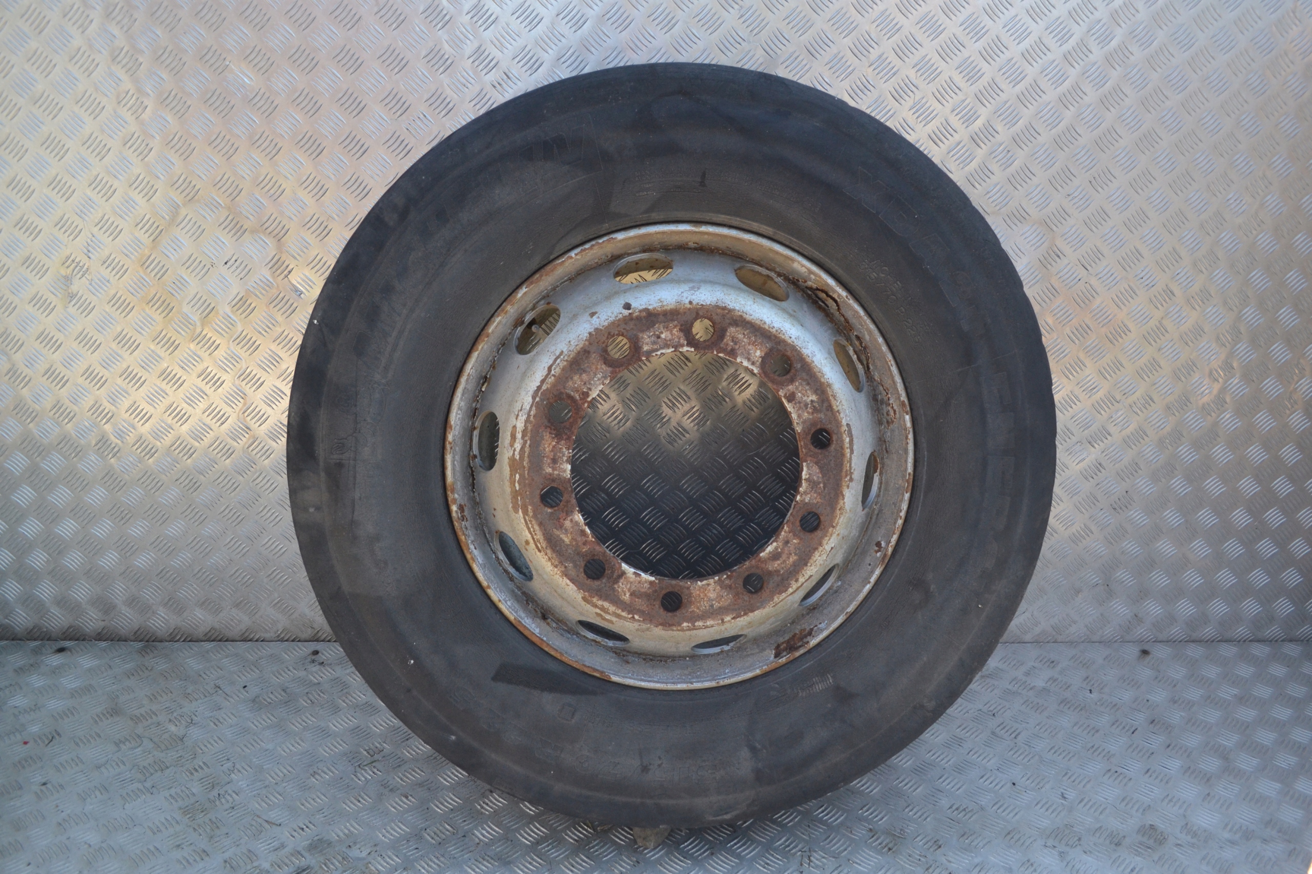 KOLO ZAPASOWE FELGA OPONA R22 5 315 70 315 80