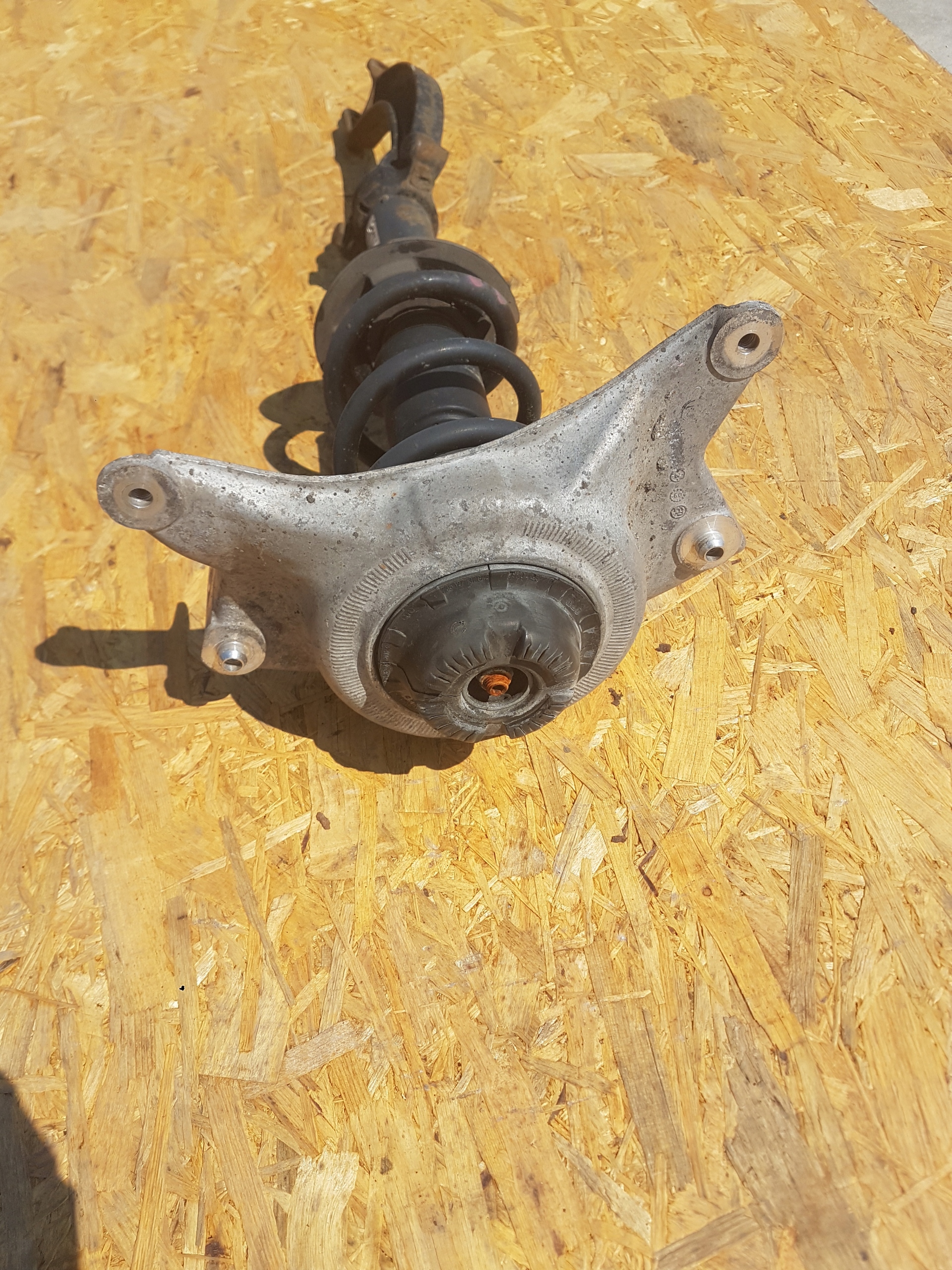 shock absorber left front AUDI A4 B8 A5 S5 8F0413031E