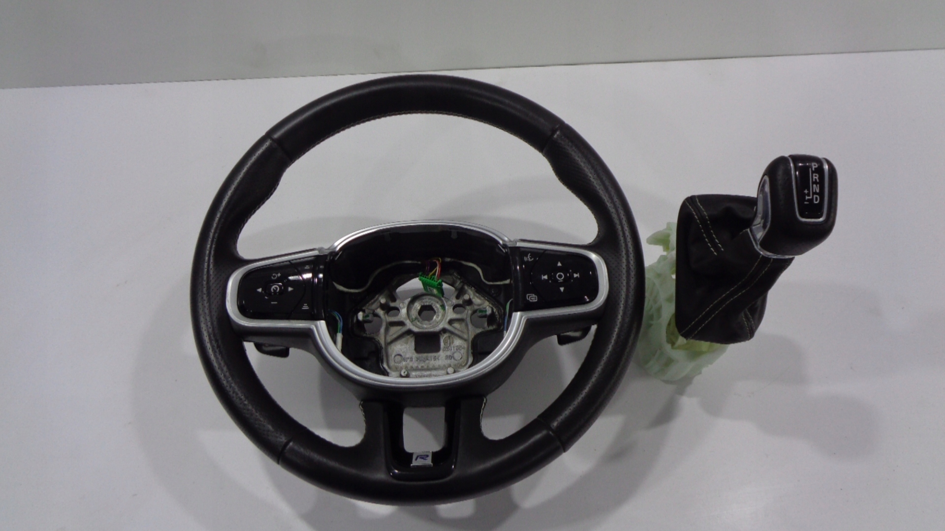 Volvo XC 90 II kierownica skóra R-design gałka mie