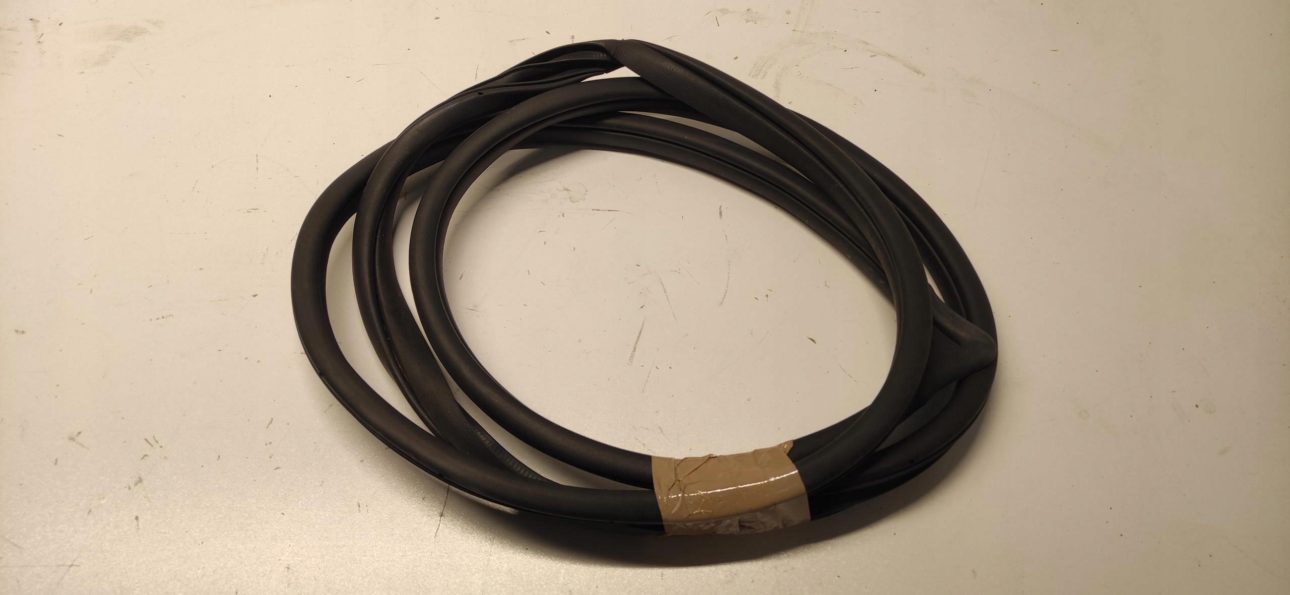 KIA STONIC gasket door left front front 17