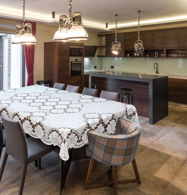 

Obrus biały żakardowy 140x240 prostokątny 229120