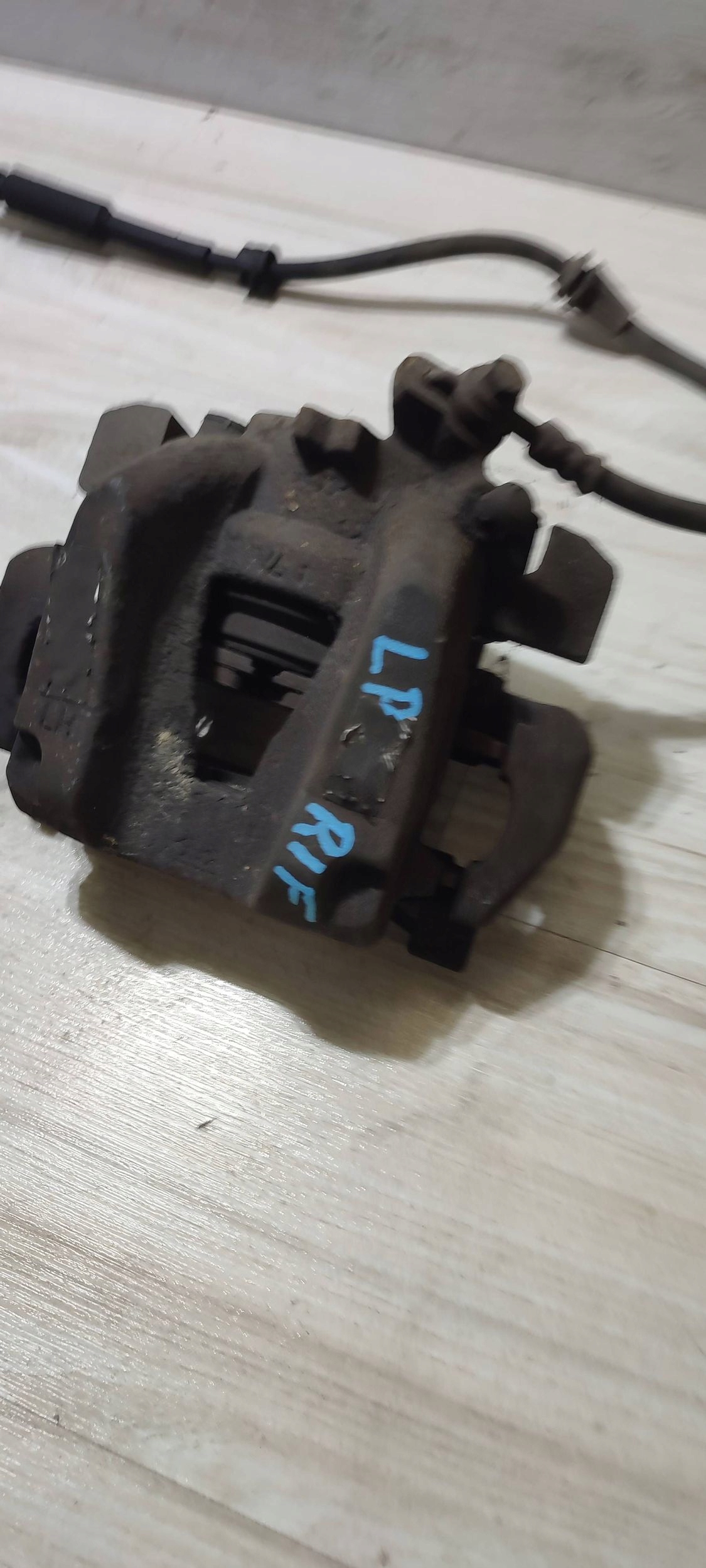 caliper brake front front side left Peugeot Rifter