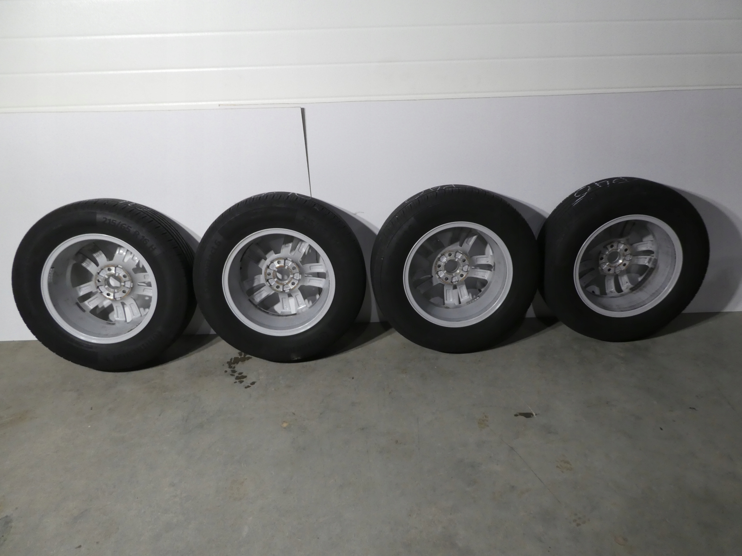 4X wheels discs tyres VW TIGUAN 5N0601025R 2022R