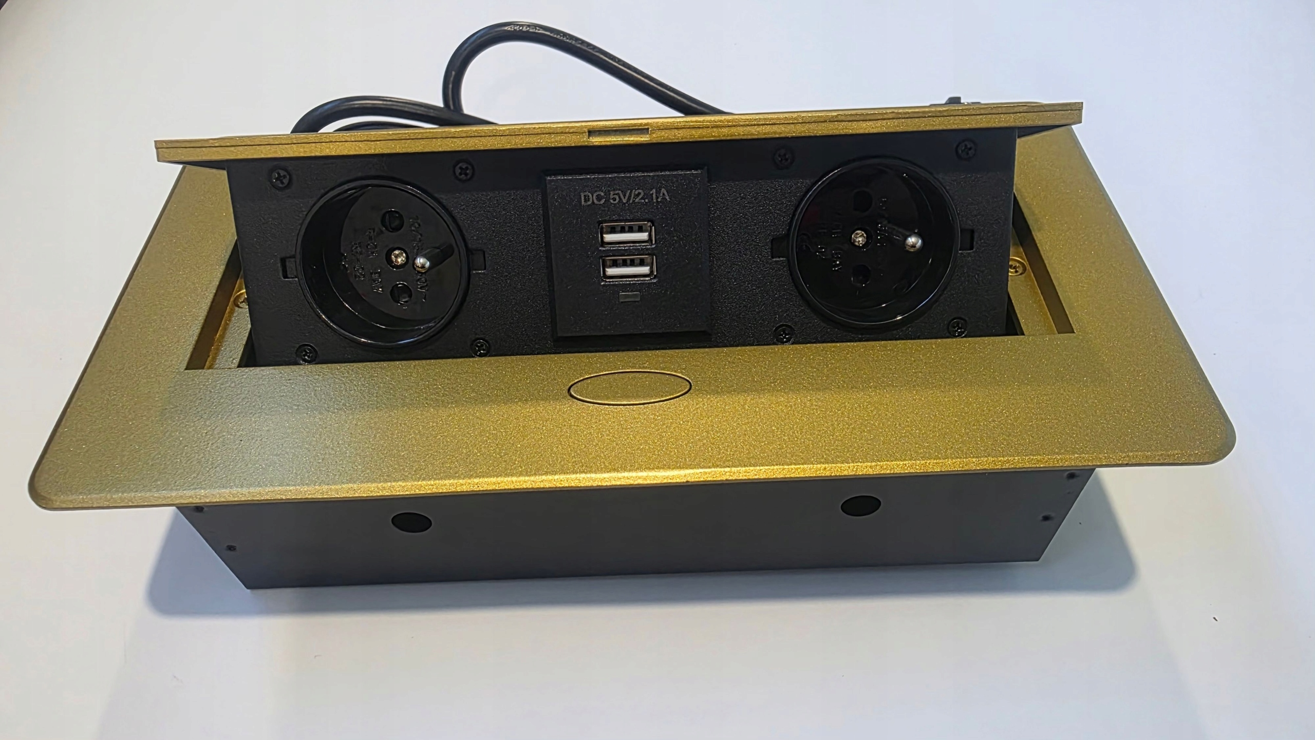 Zásuvka zapuštěná do nábytkového portu stolní prodlužovací kabel 2x230V+2USB zlatá