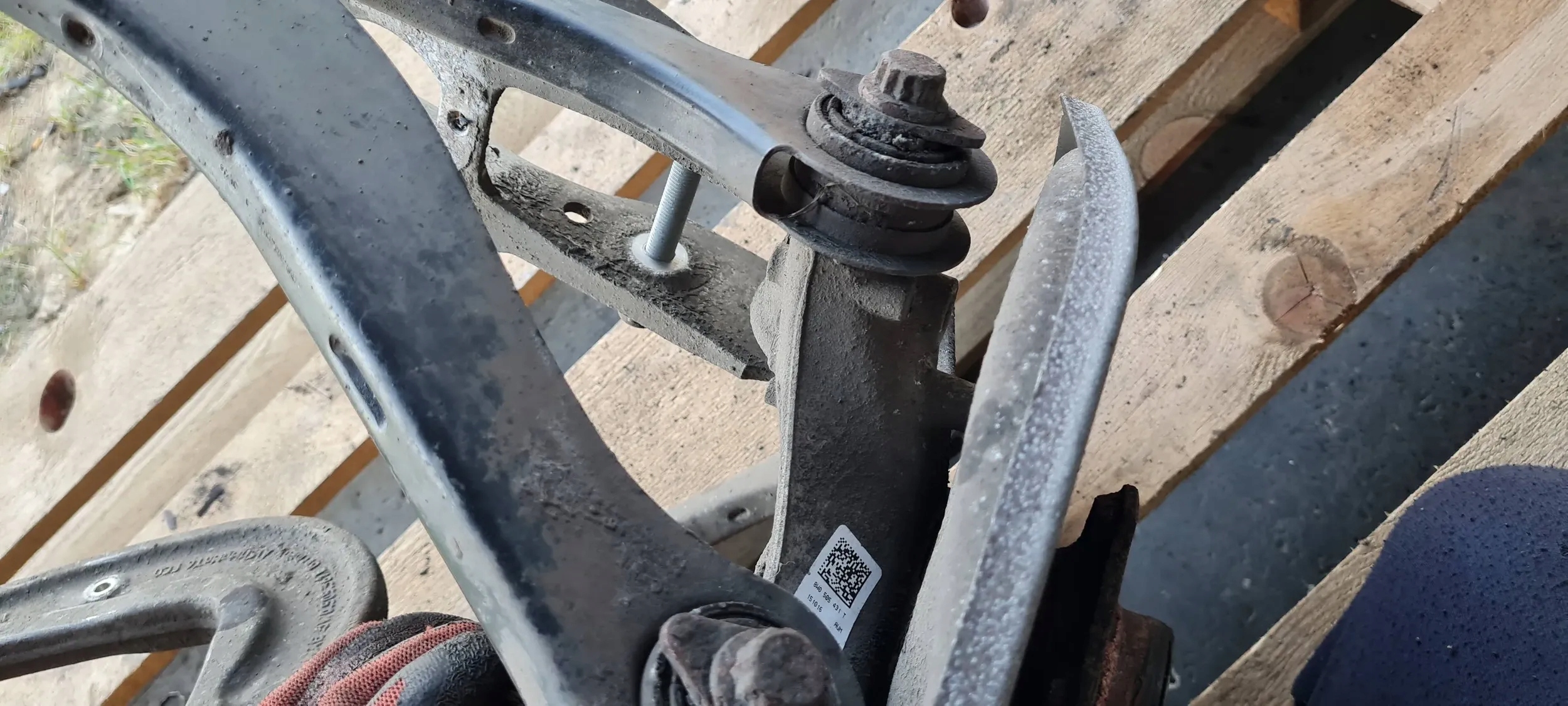 A4 B9 8W ZAROTNICA LINKS SEITE QUERLENKER QUERLENKER HECK 8W0505431T A5 8W