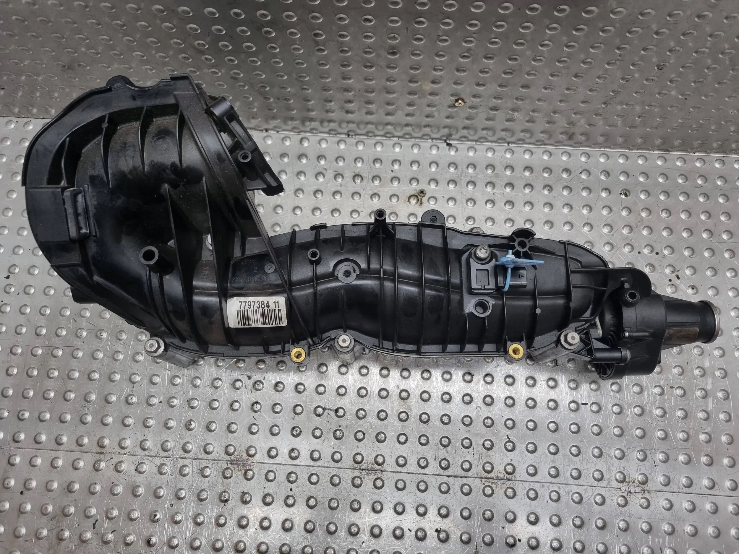 sací potrubí 7797384 BMW X1 E84 E90 E91 E92 E87 E81 E60 E61 1.8 2.0 D