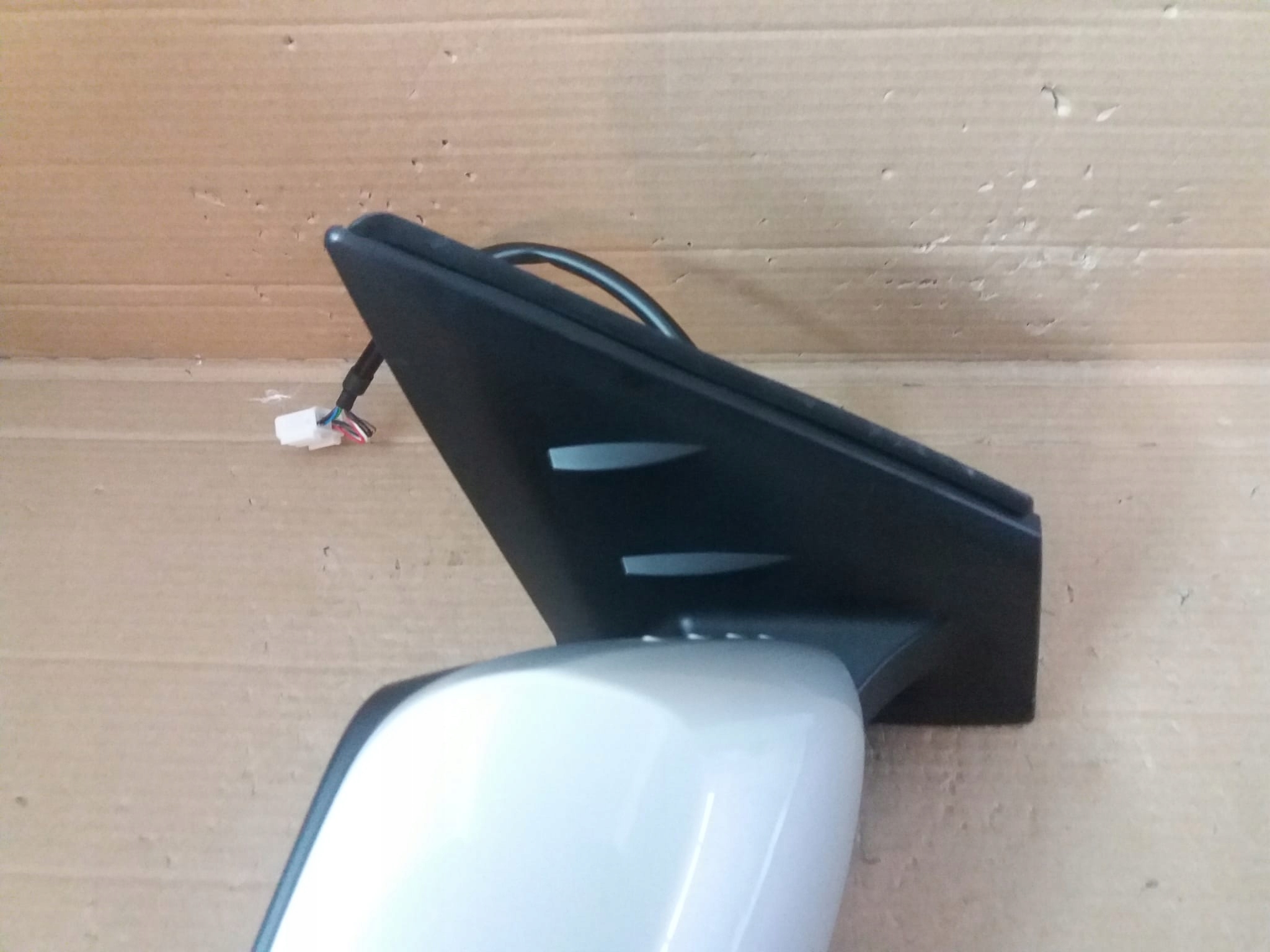 TOYOTA YARIS IV PRAWE SKŁADANE ASYSTENT 9 PIN EU Waga produktu z opakowaniem jednostkowym 2 kg