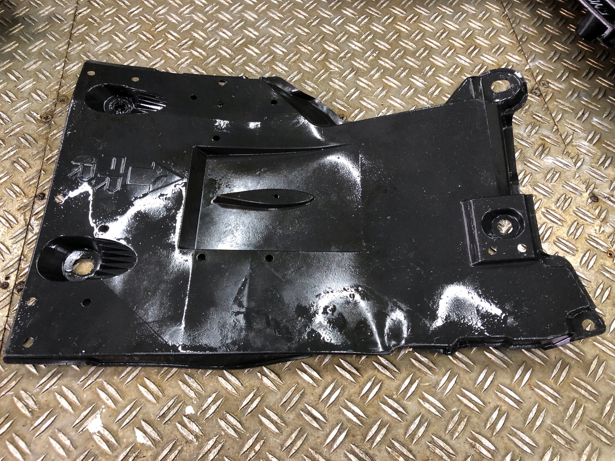 LEXUS CT ЗАЩИТА СНИЗУ ПРАВА 58165076010