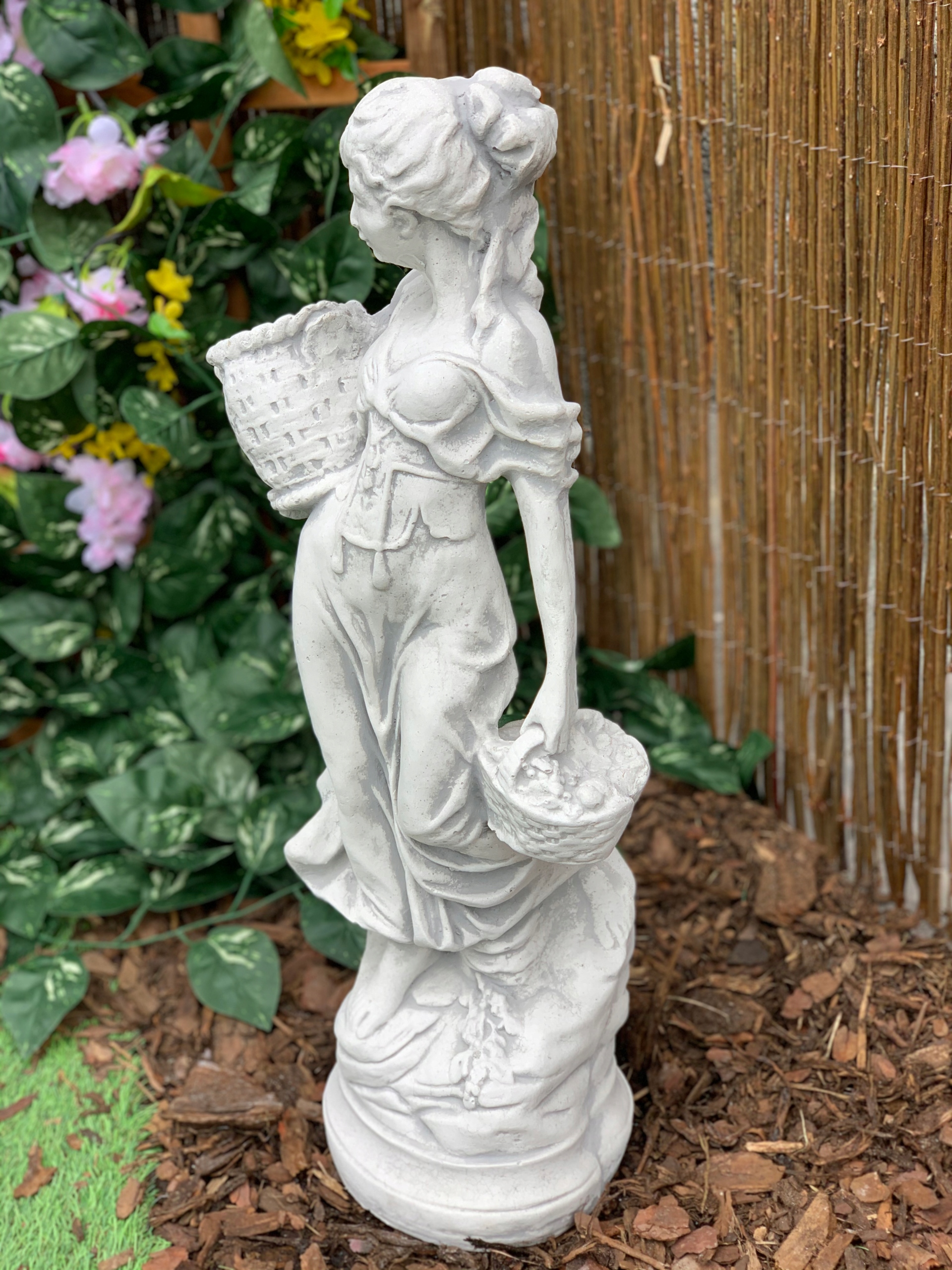 Kobieta Z Koszem Figura Betonowa Ogrodowa Producent inna