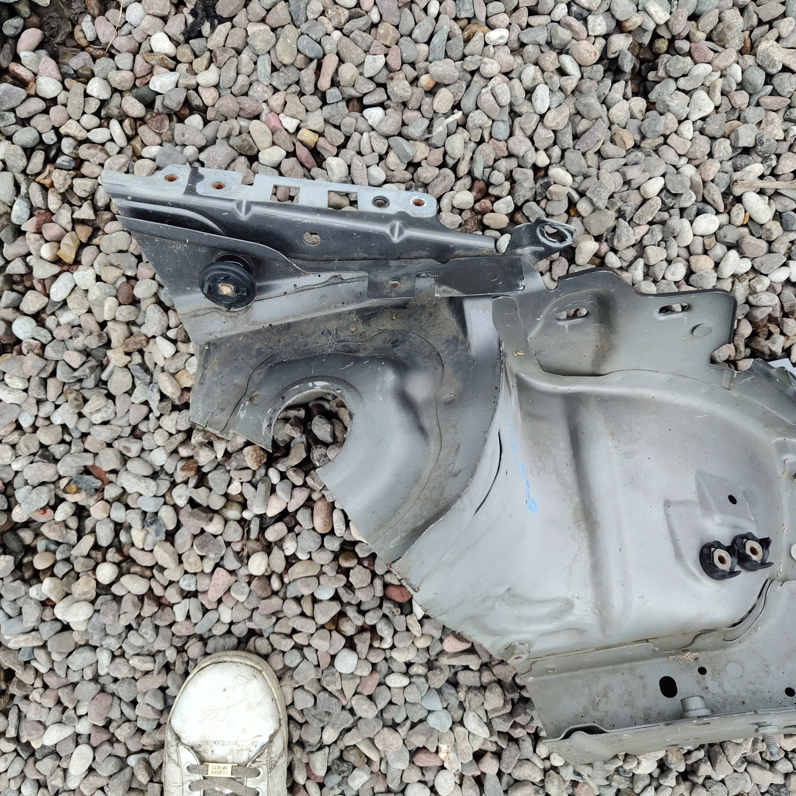 front body quarter left PEUGEOT 2008 and