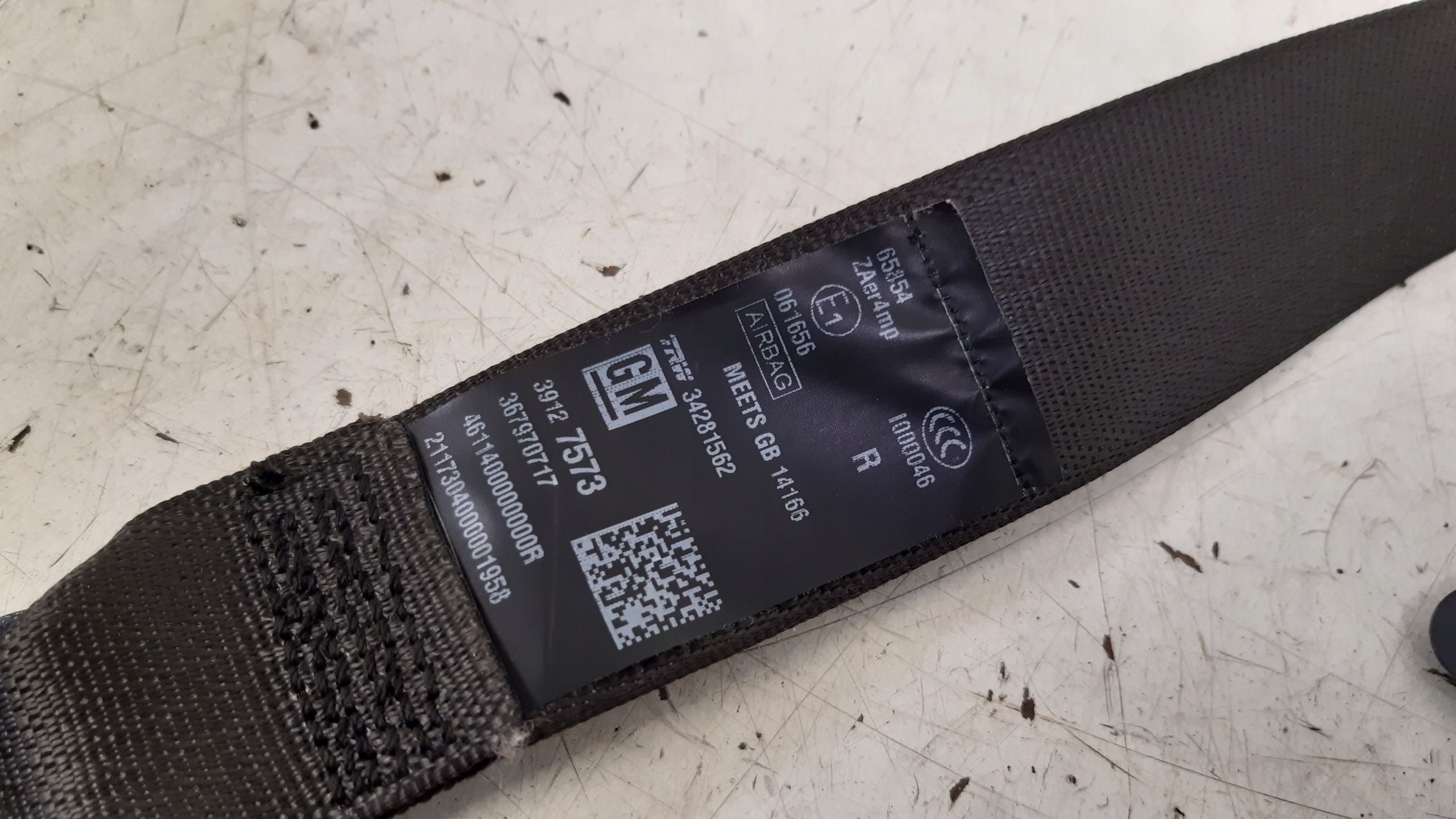 tension belt safety right front 39127573 Opel Astra K