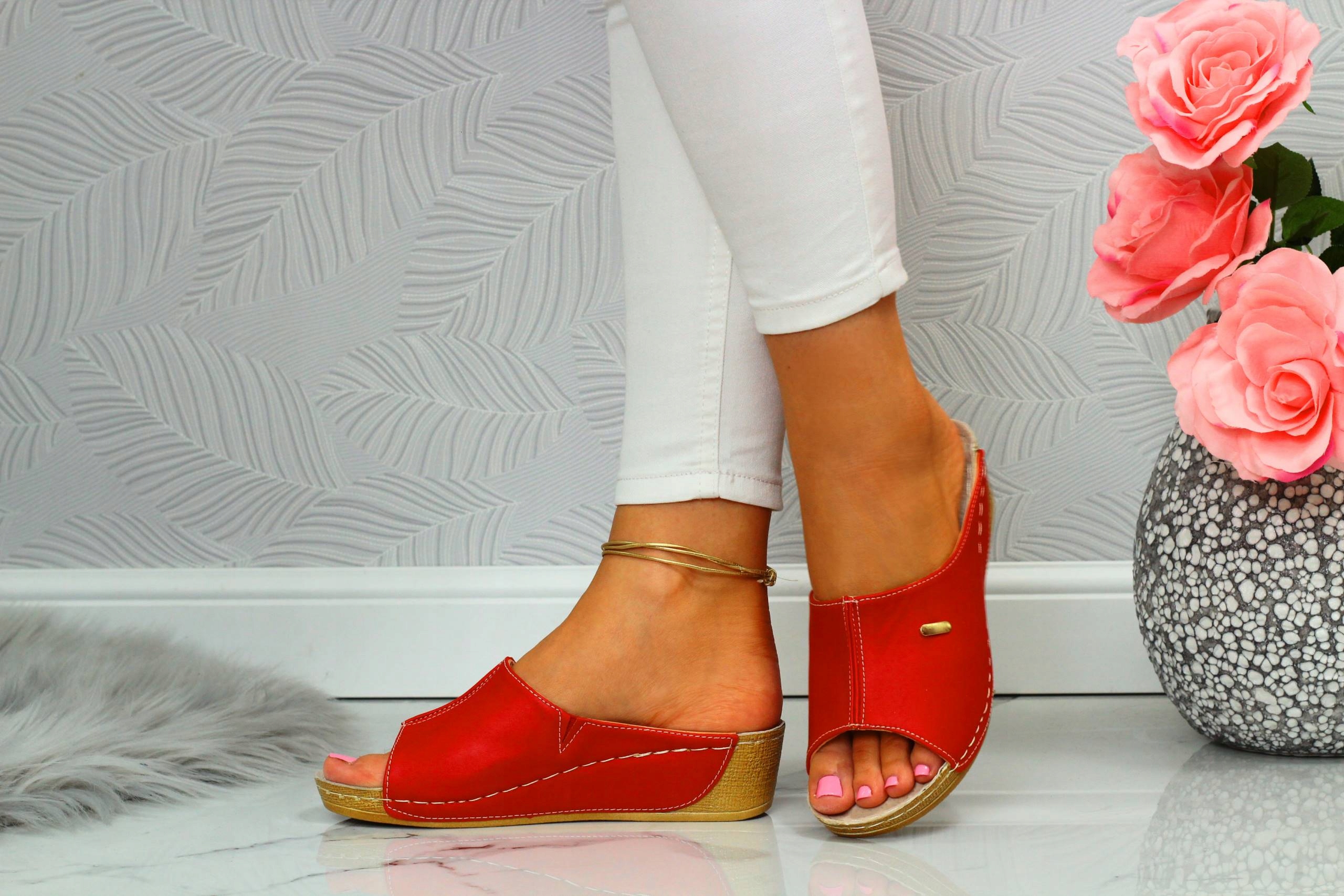 KLAPKI DAMSKIE BUTY PROFILOWANE SZYTE SKÓRA Rozmiar 39