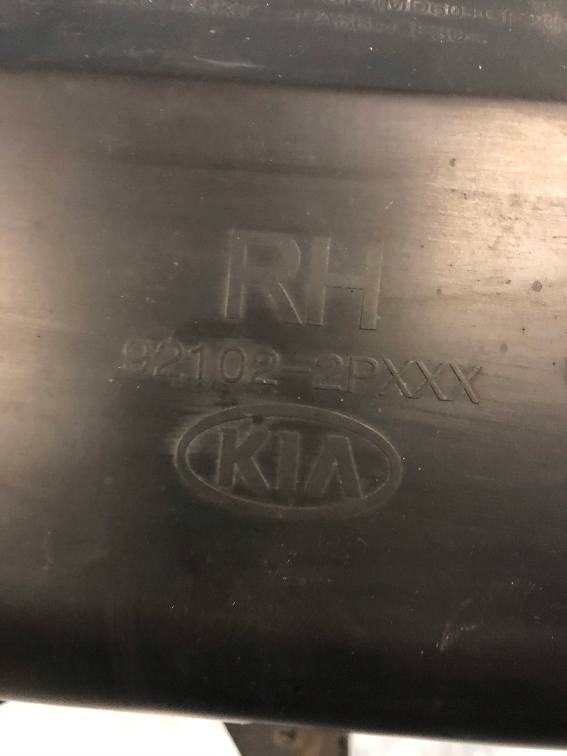 REFLEKTOR right KIA SORENTO II LIFT xenon complete nr.00