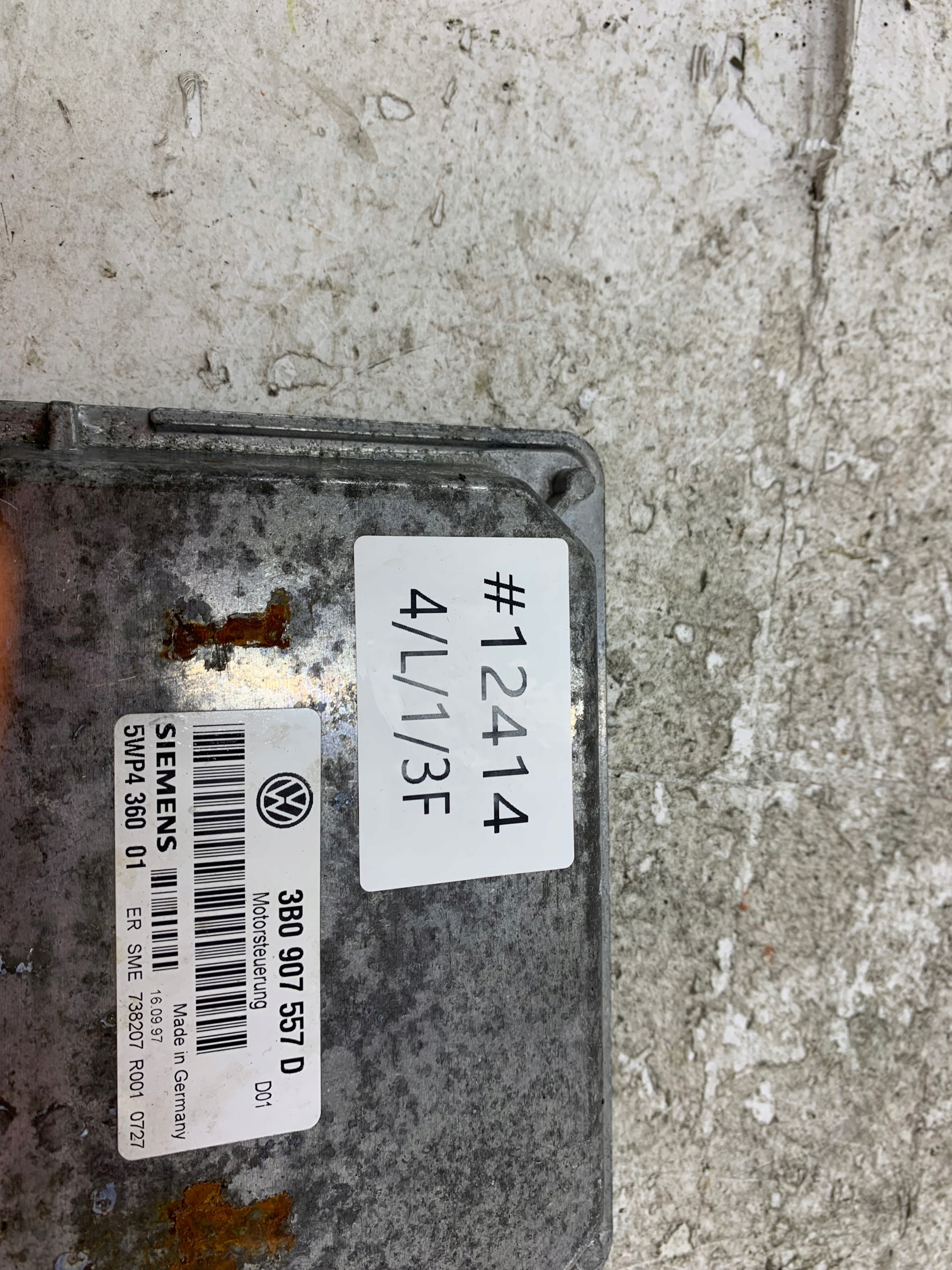 VW PASSAT B5 1.6 control unit of the engine 3B0907557D