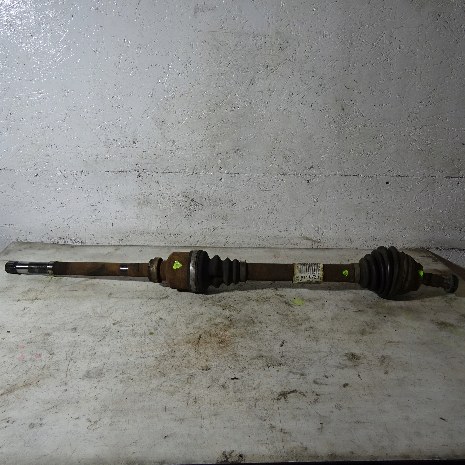 CITROEN C4 II 1.6HDI semi-axis right front 9661107280