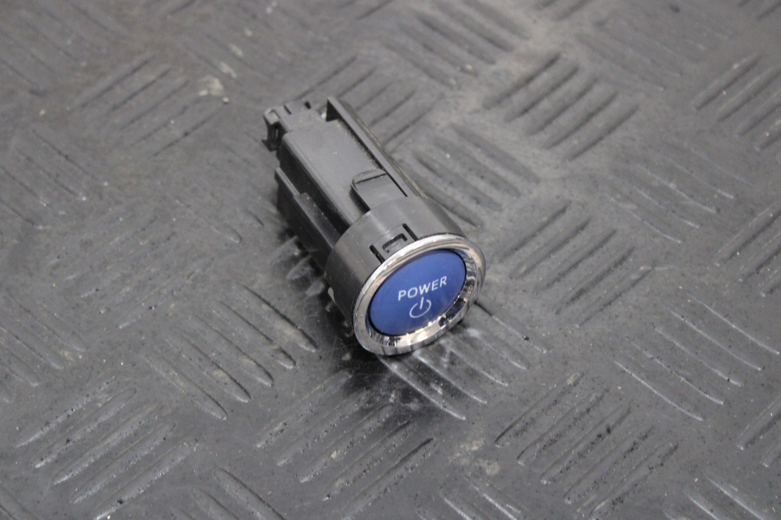 button POWER START STOP TOYOTA PRIUS + plus LIFT
