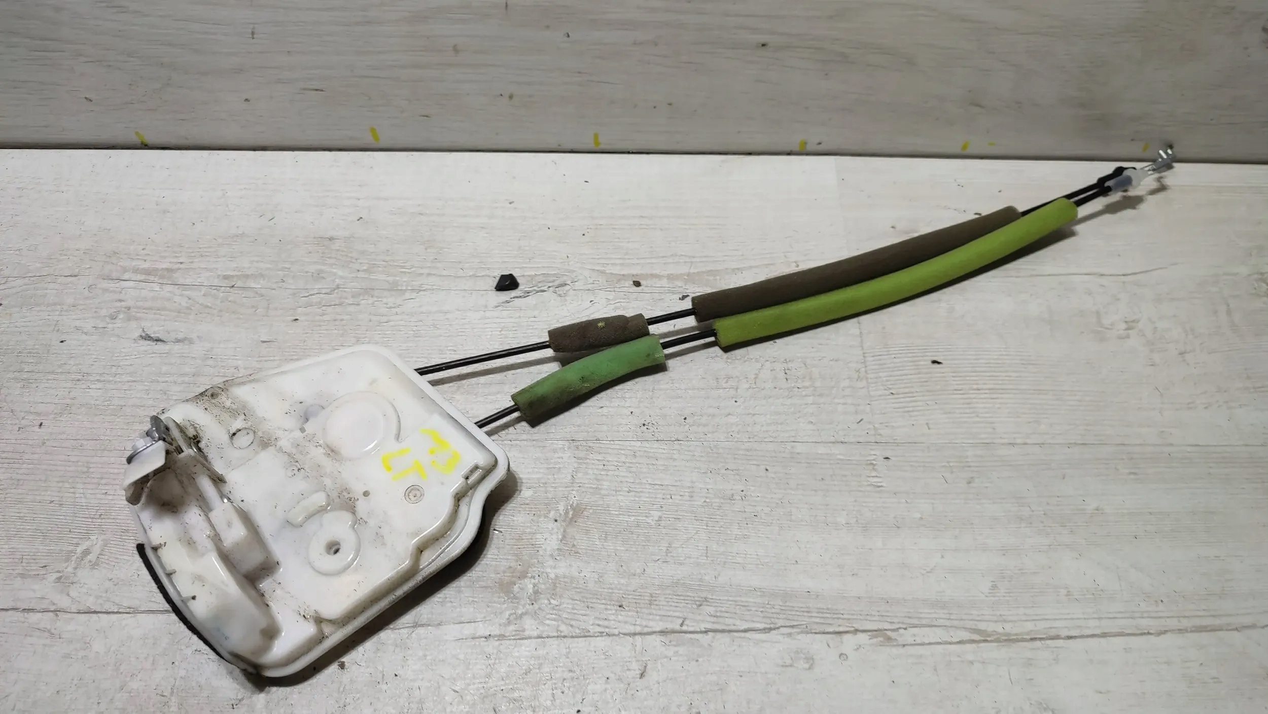 Mazda 3 III BM 17r rear part side left lock door