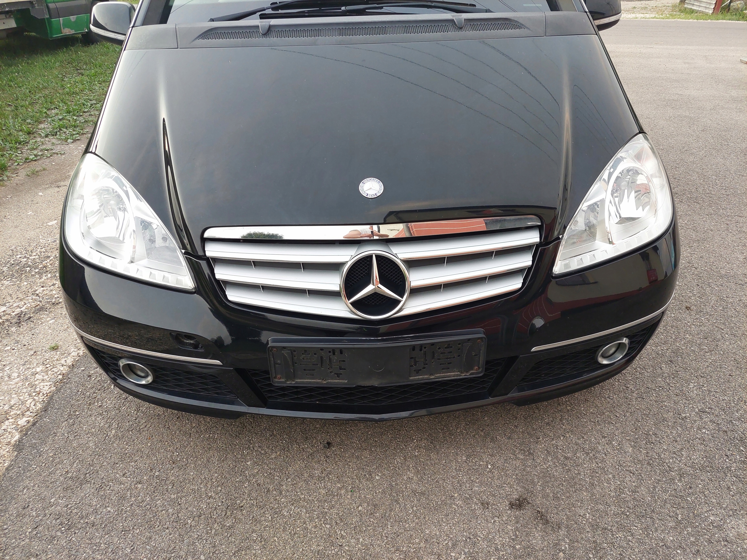 MERCEDES A KLASA W169 LIFT ATRAPA GRILL