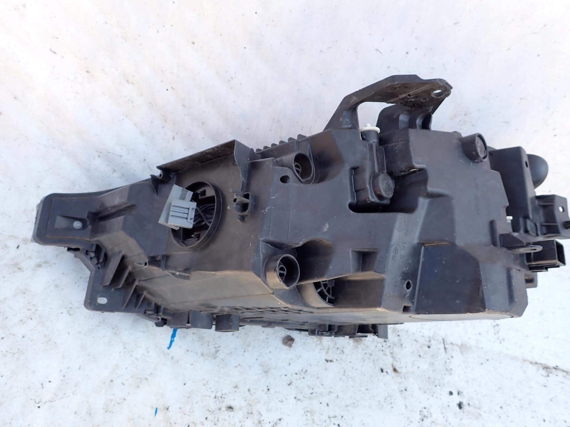 VOLVO XC60 II 2 17-> light front front right