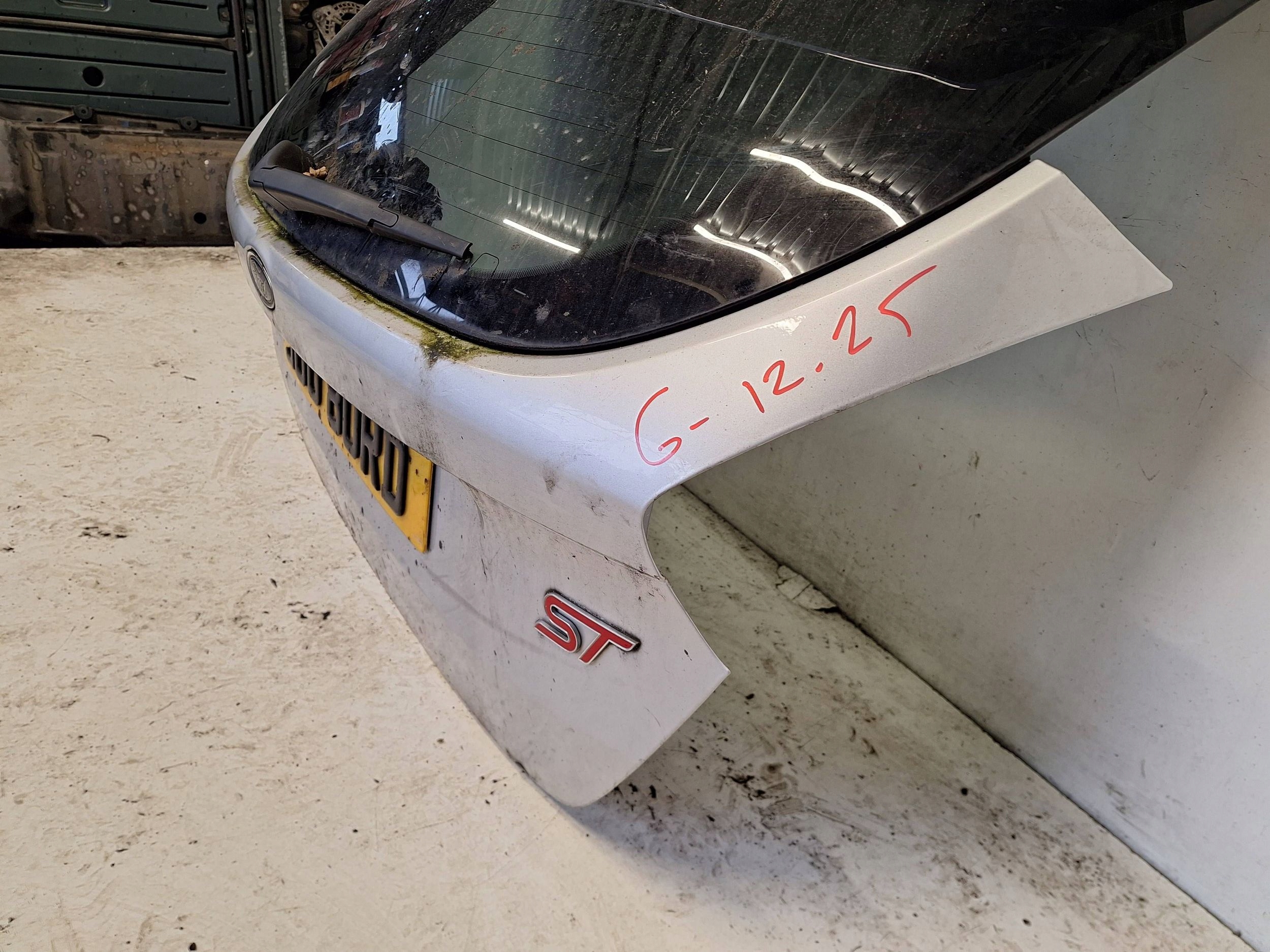 FORD FOCUS MK3 HB 11-18 boot door