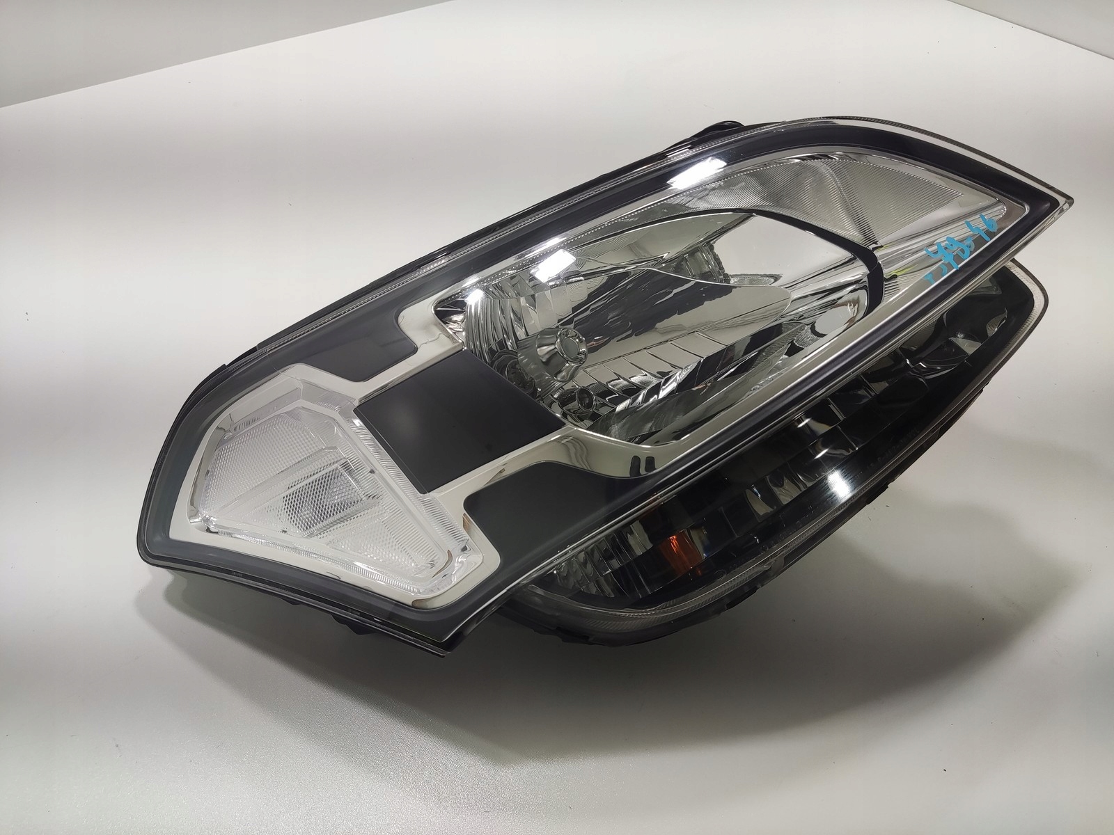 light right front front KIA SOUL and 2008-2011 EUROPA