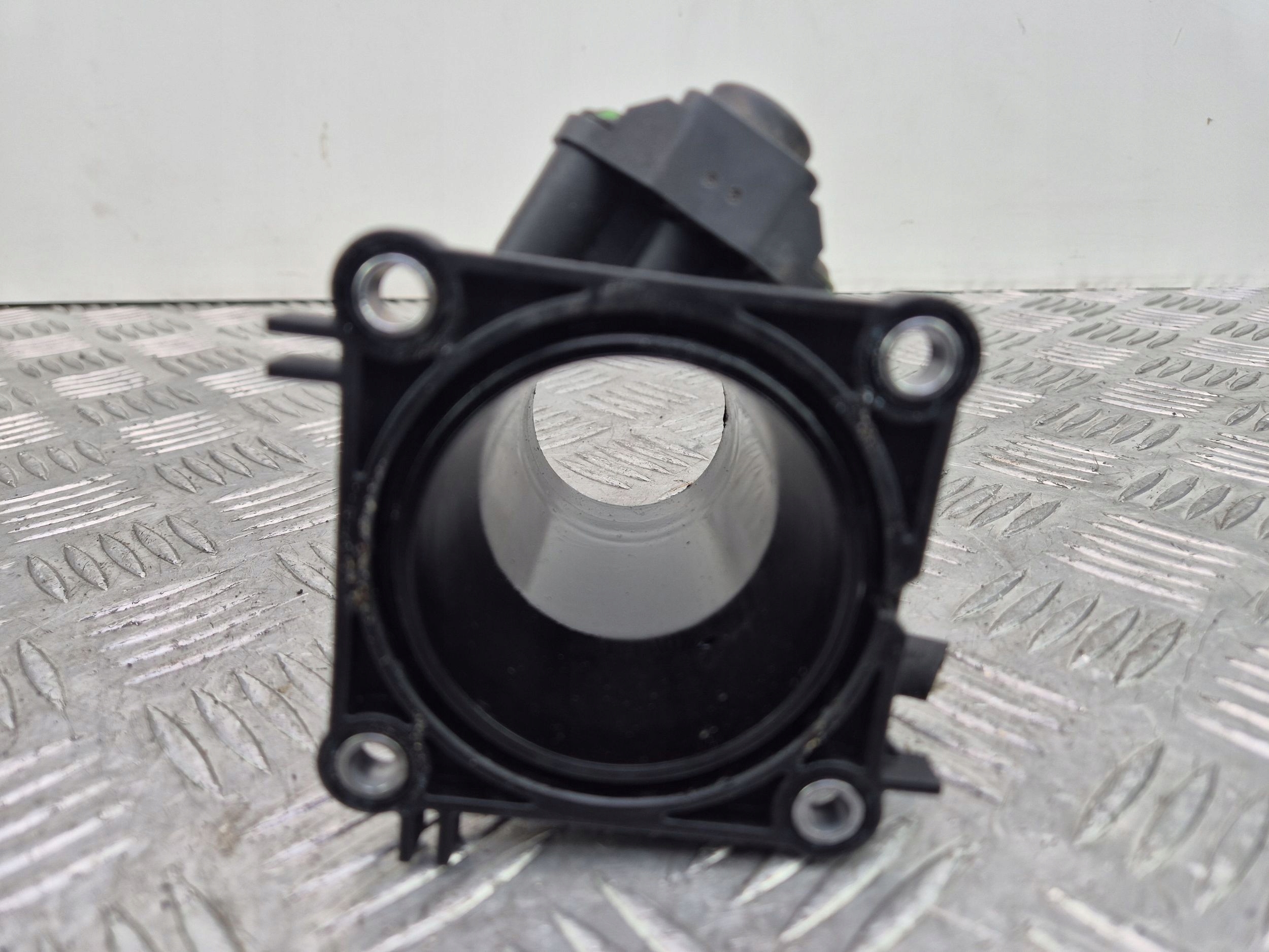 pipe PRZEPUSTNICY MERCEDES E200 CGI W212 A271090144 M271.820