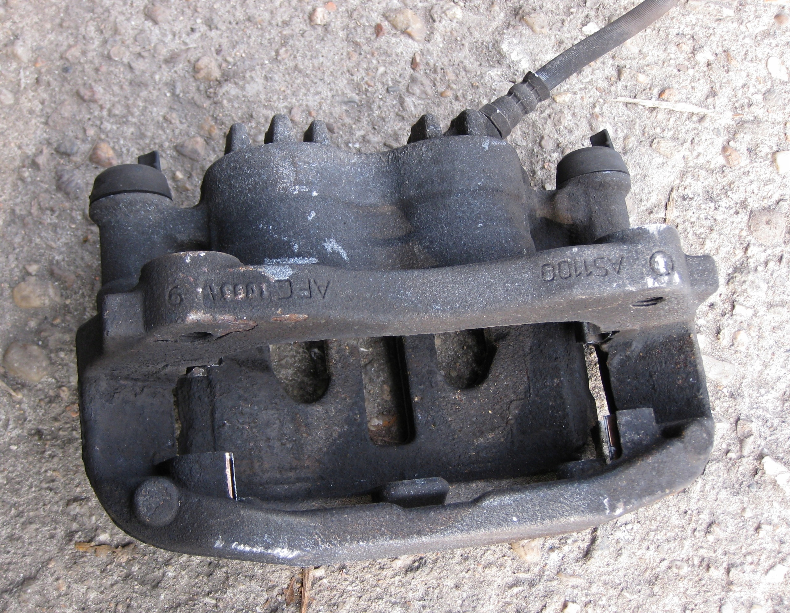 RENAULT MASTER III MOVANO 2.3 DCI caliper brake right front