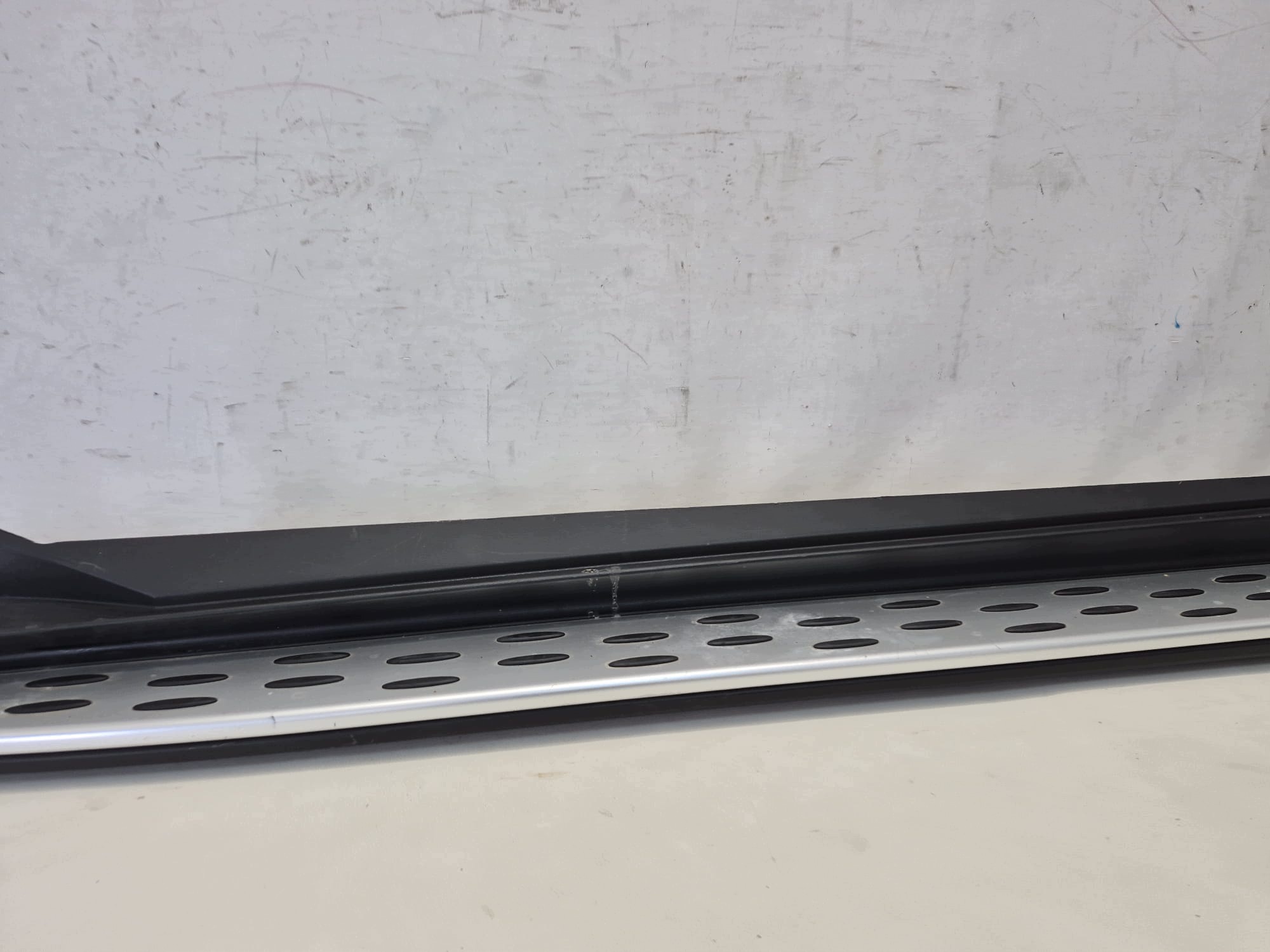 MERCEDES GLC X253 AMG PRO moulding threshold left STOPIEN left
