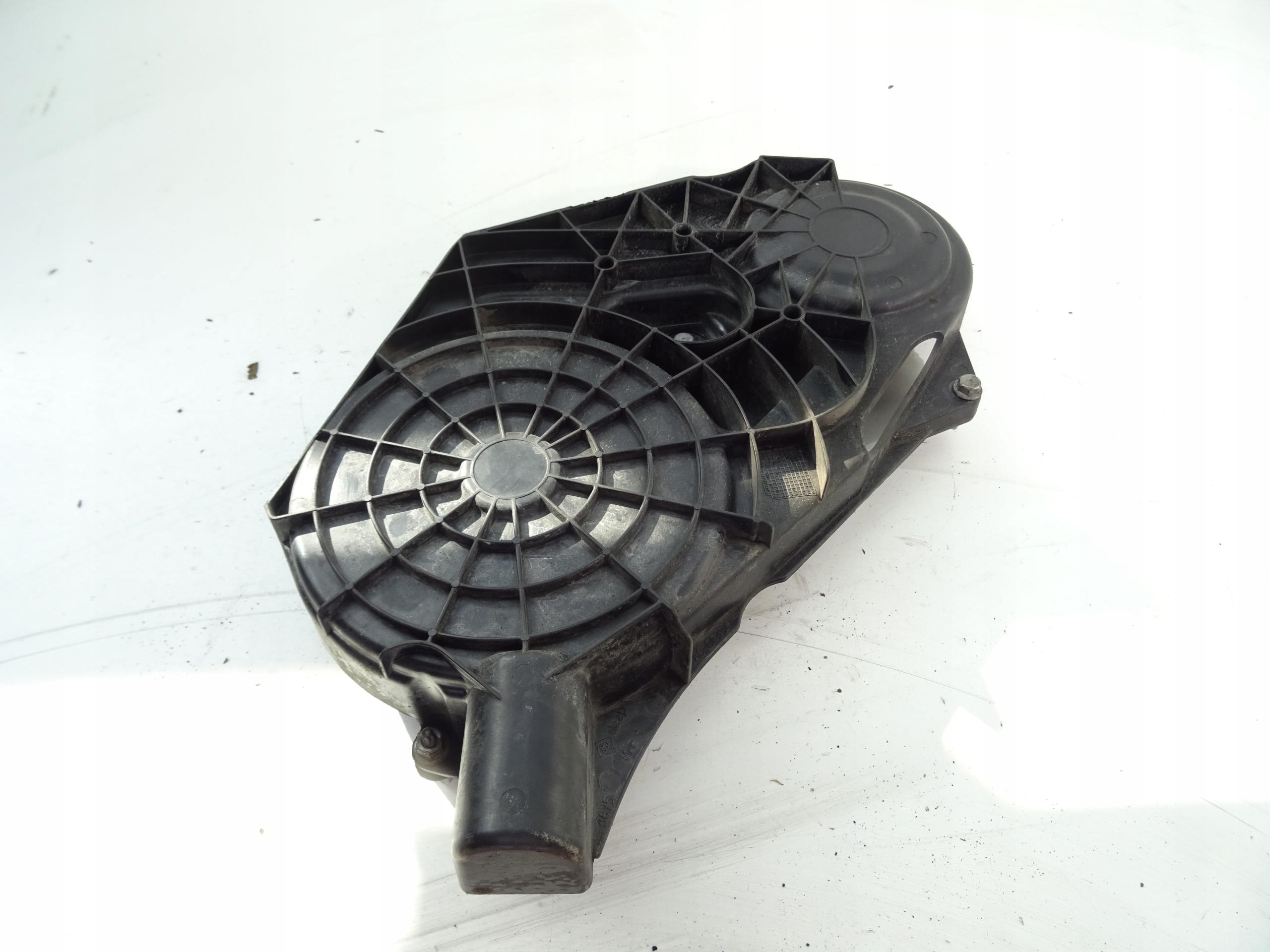 C4 GRAND PICASSO II 2.0 BlueHDI OSŁONA KOŁA PASOWEGO 9804177080 Numer katalogowy części 9804177080