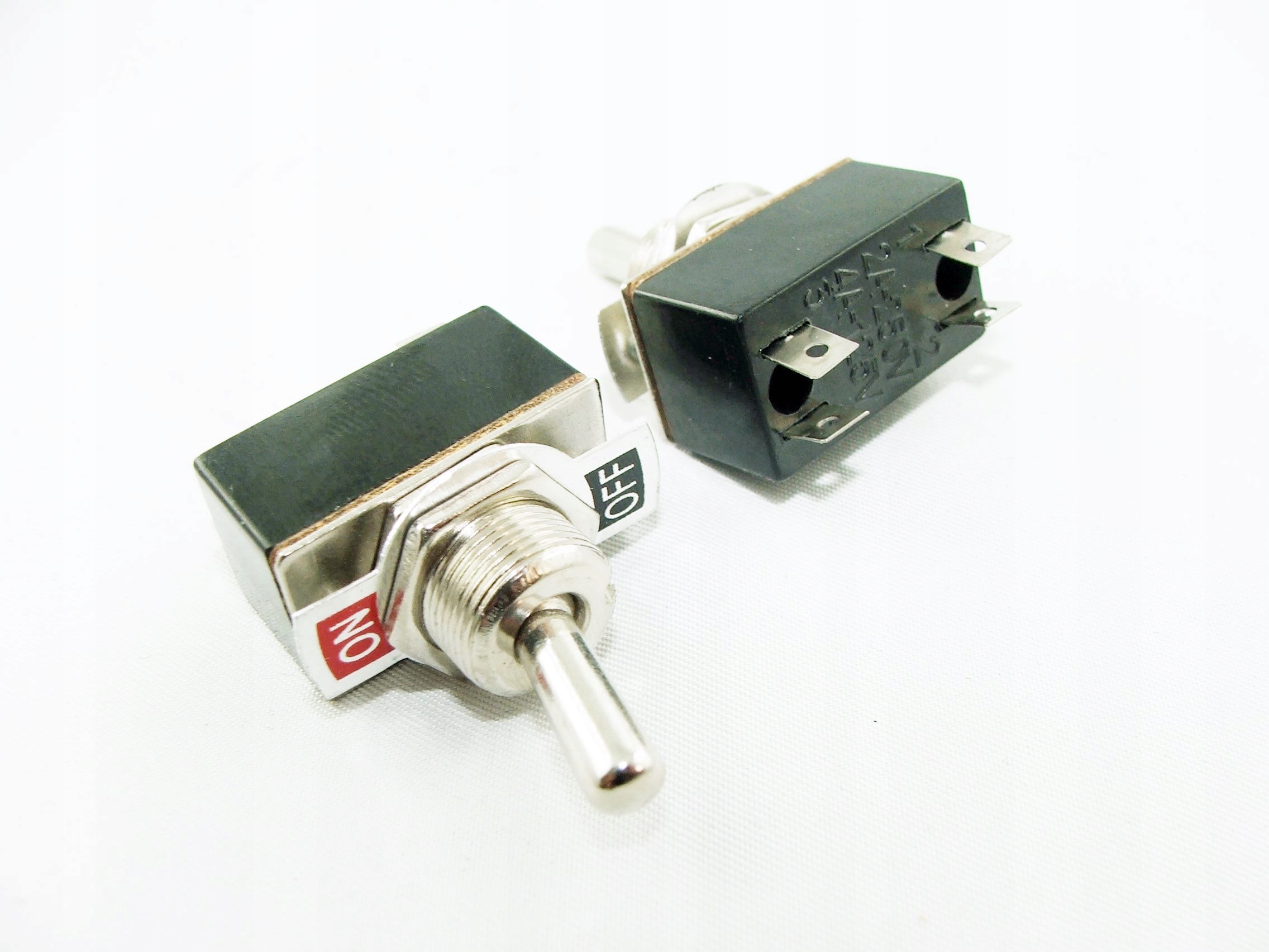 

Przełącznik Dżwigniowy On-off 2A-250V KN3-2