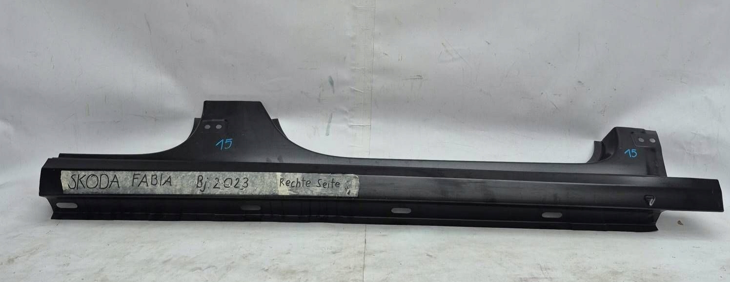 SKODA FABIA IV 4 6V 21- threshold right side