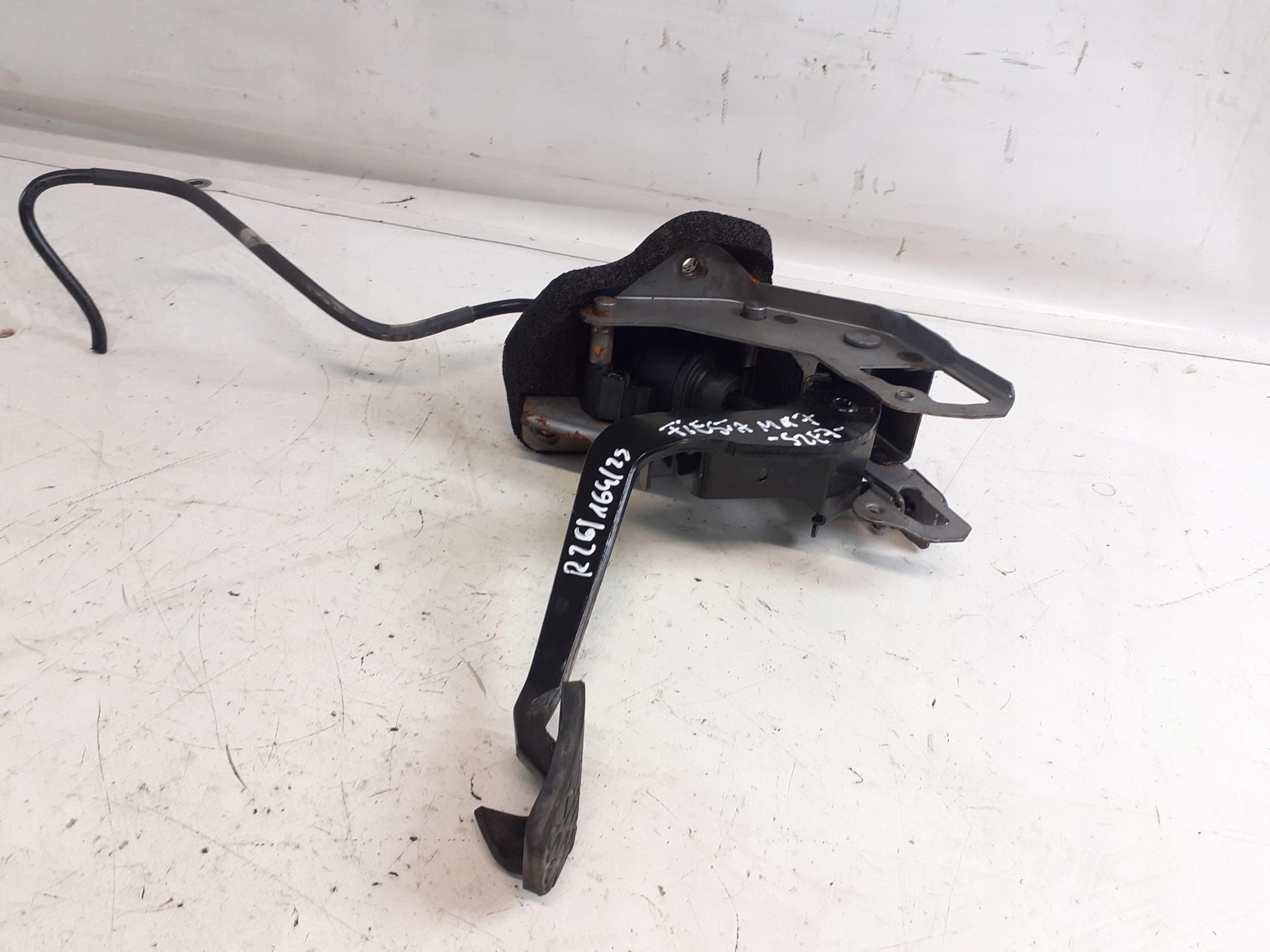 Ford Fiesta MK7 Manual Pedal Bremse