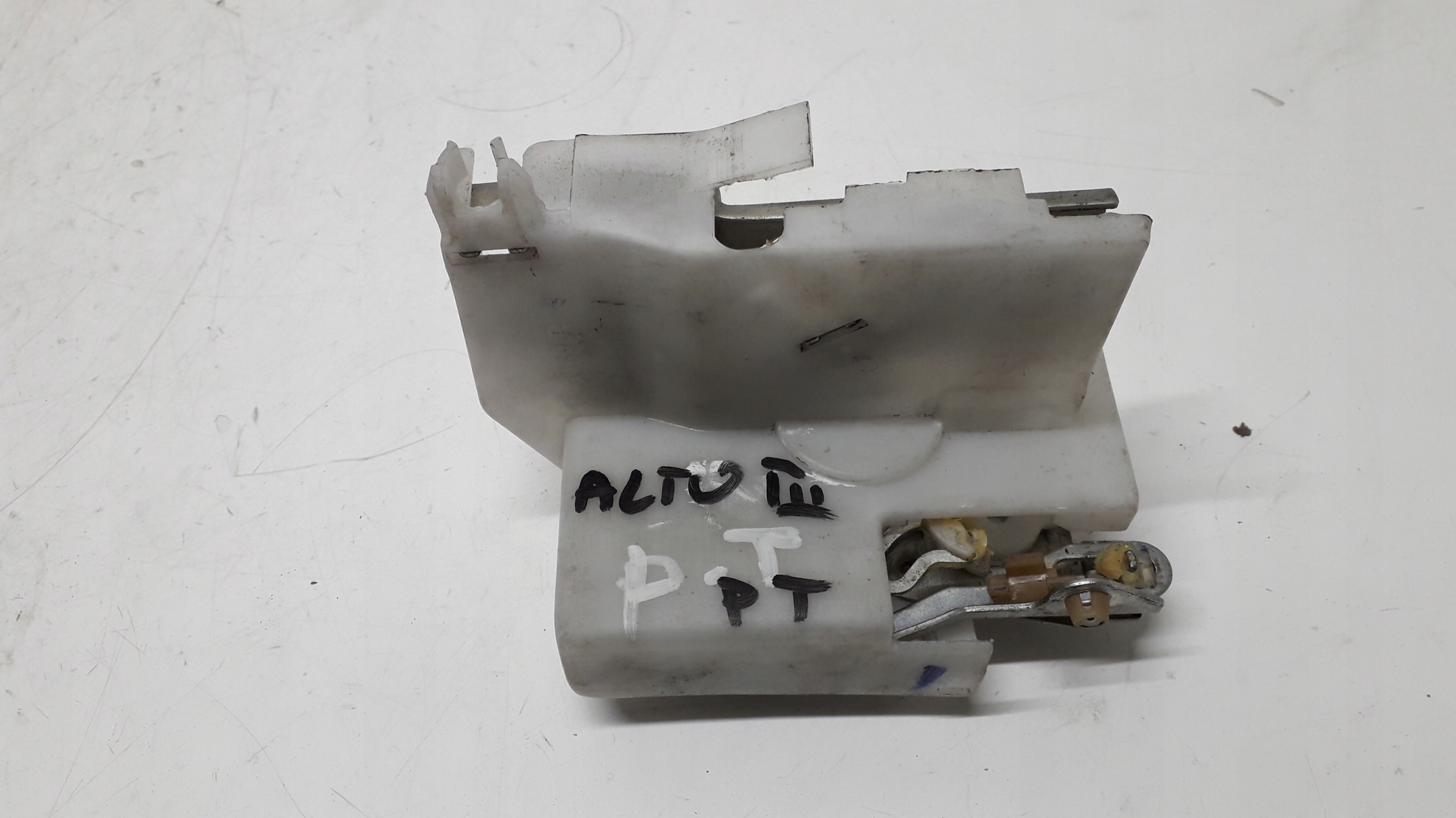 SUZUKI ALTO PIXO 09-14 ZAMEK PRAWY TYŁ