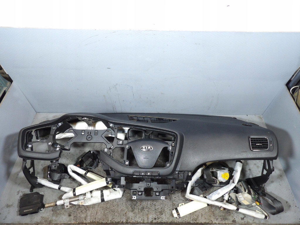 KIA CEED II console cockpit dashboard airbag