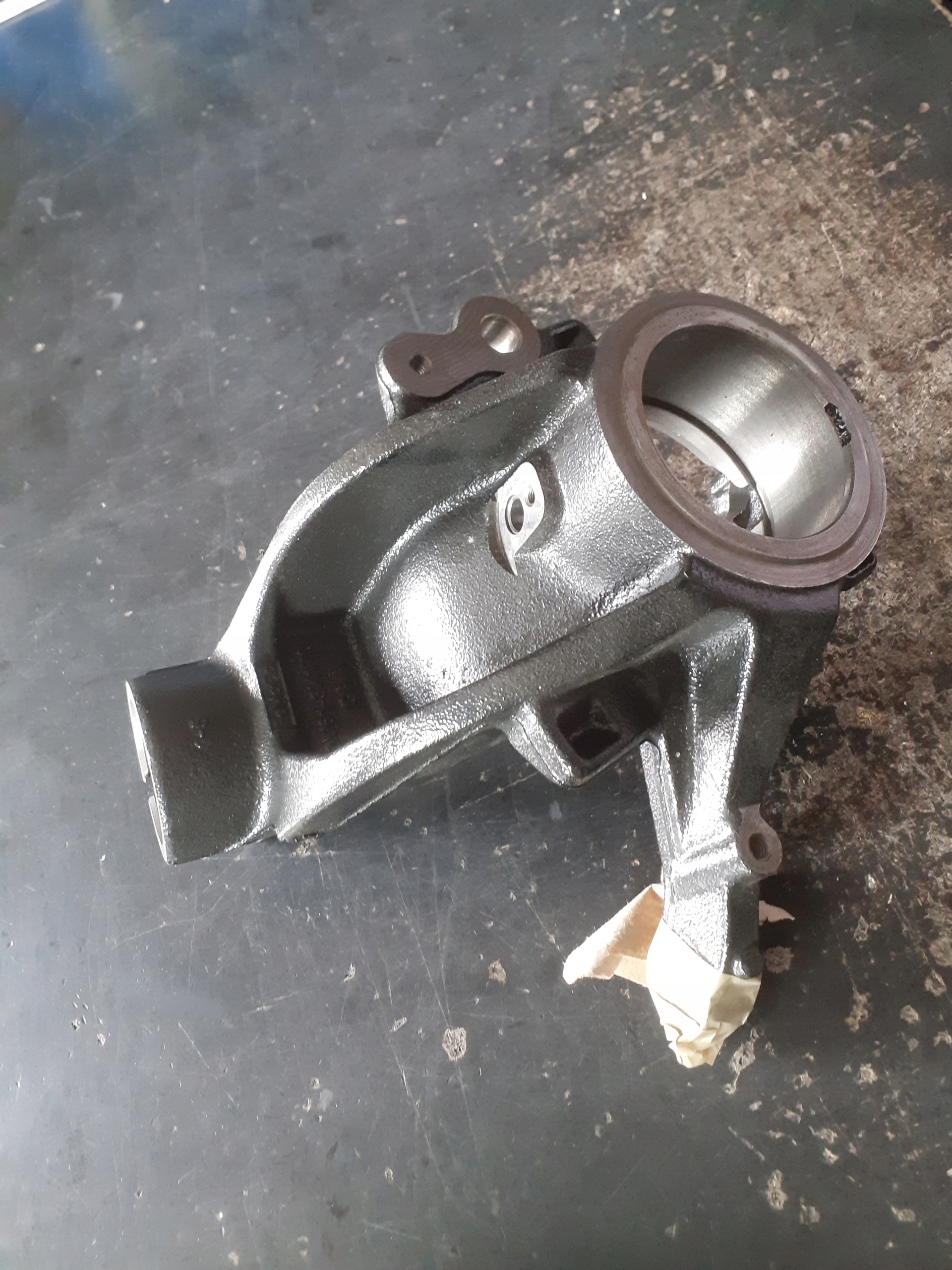 поворотный кулак комплект FORD KUGA MK2 DV613K170CAA