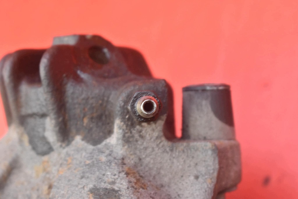 caliper brake left front VOLVO S60 1 and 2.5 T 210 KM 04-09