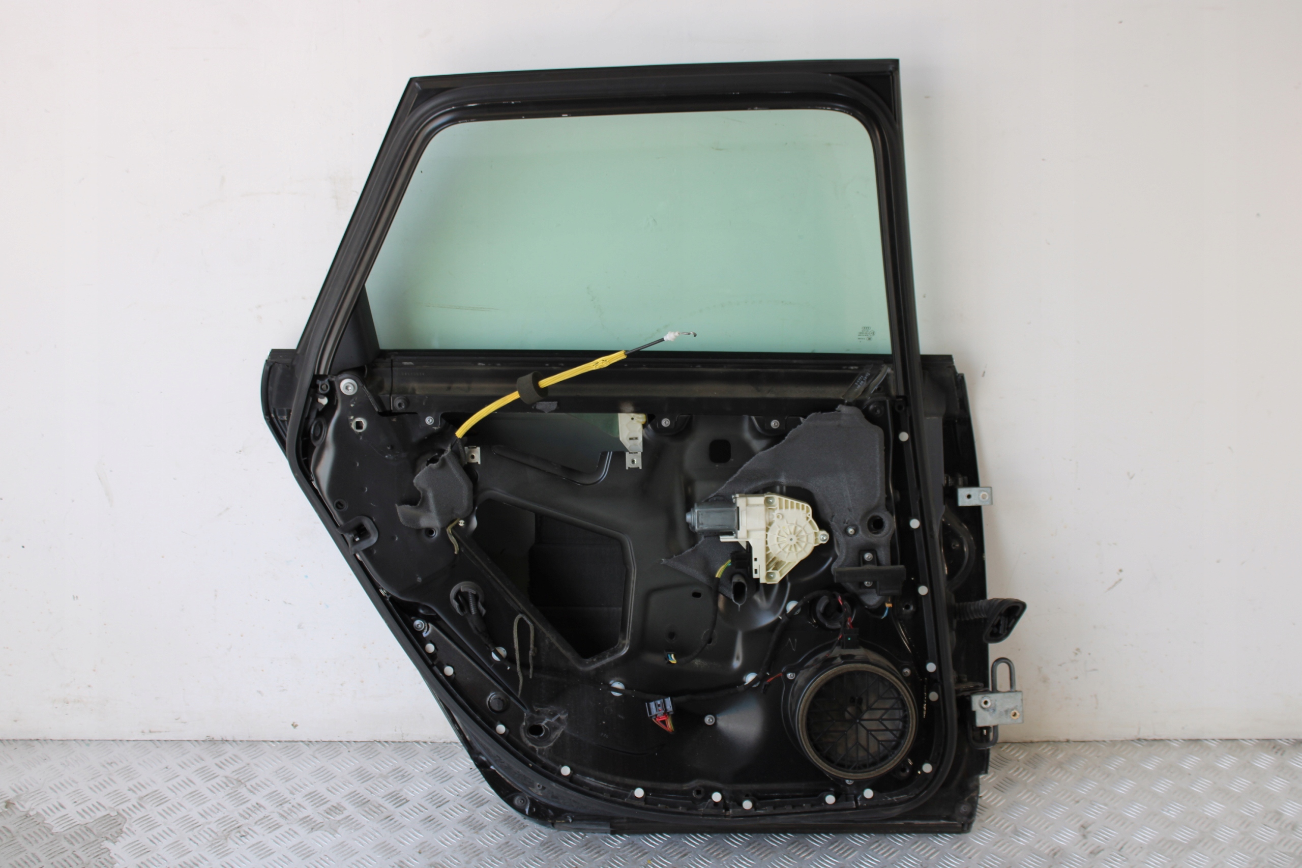door left rear part rear. AUDI A6 C6 4F0 4F9 S-LINE