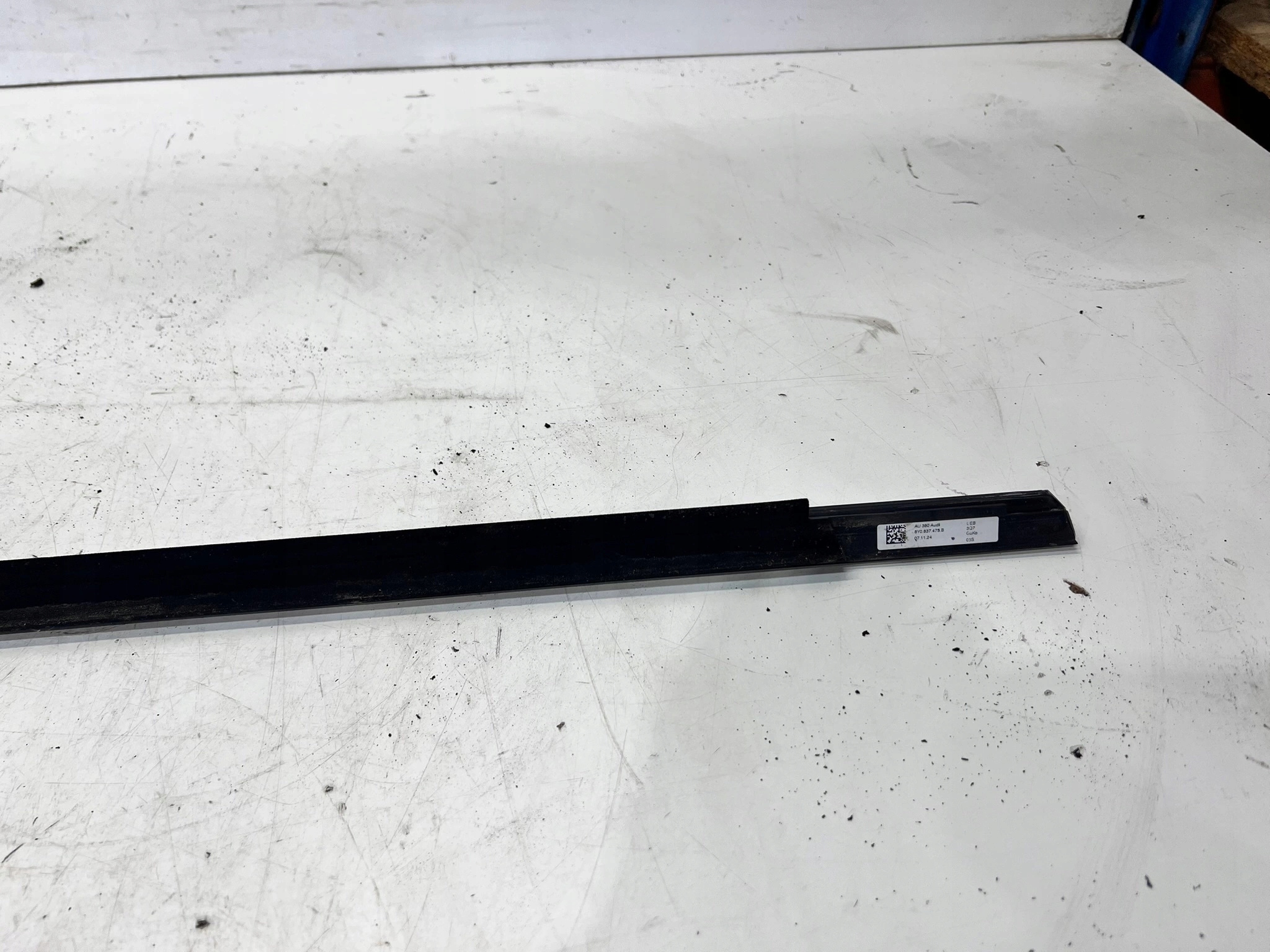 moulding CHROM door left front AUDI A3 8Y 8Y0837475B