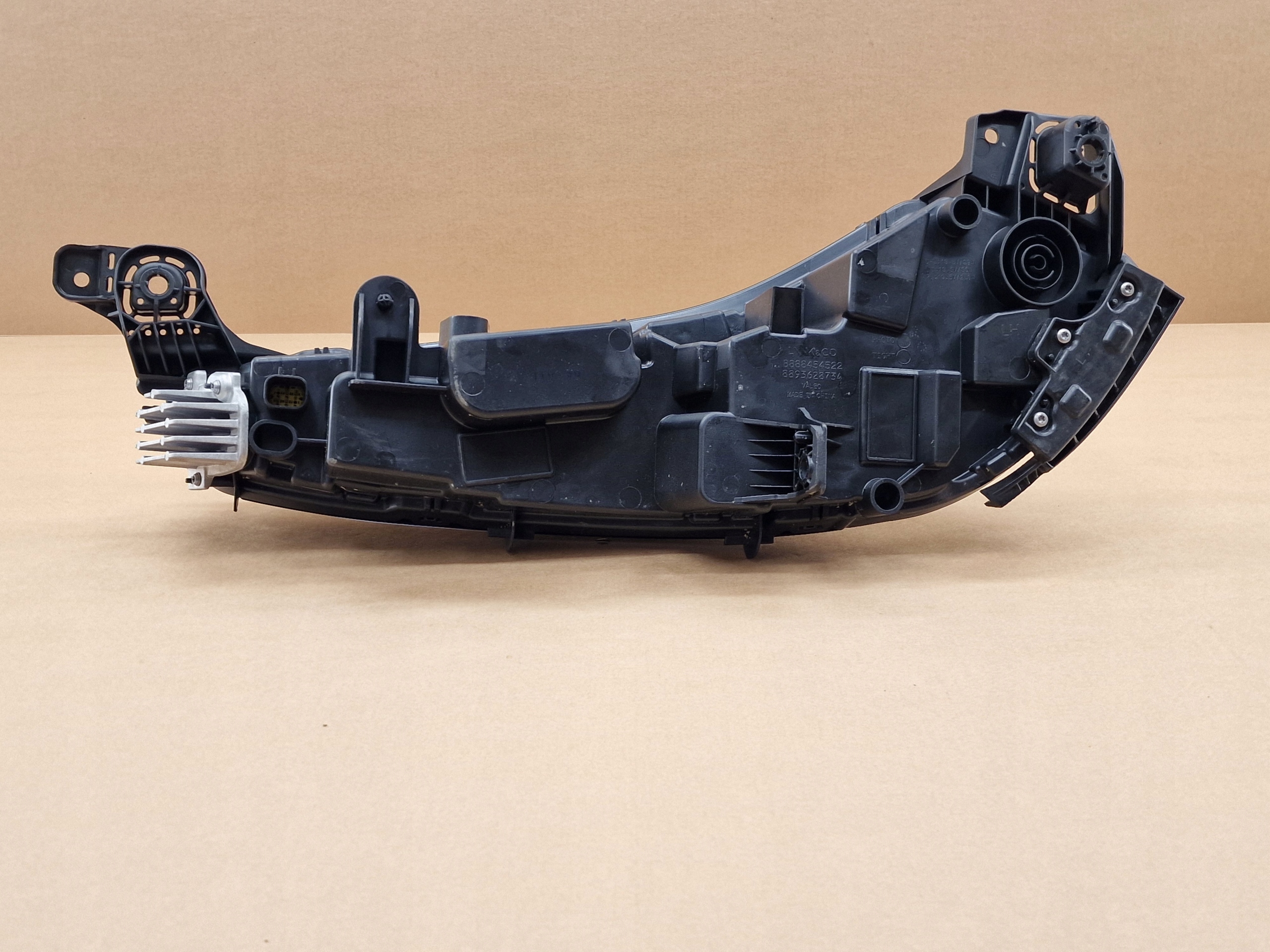 komplett links Licht FULL LED LYNK & CO