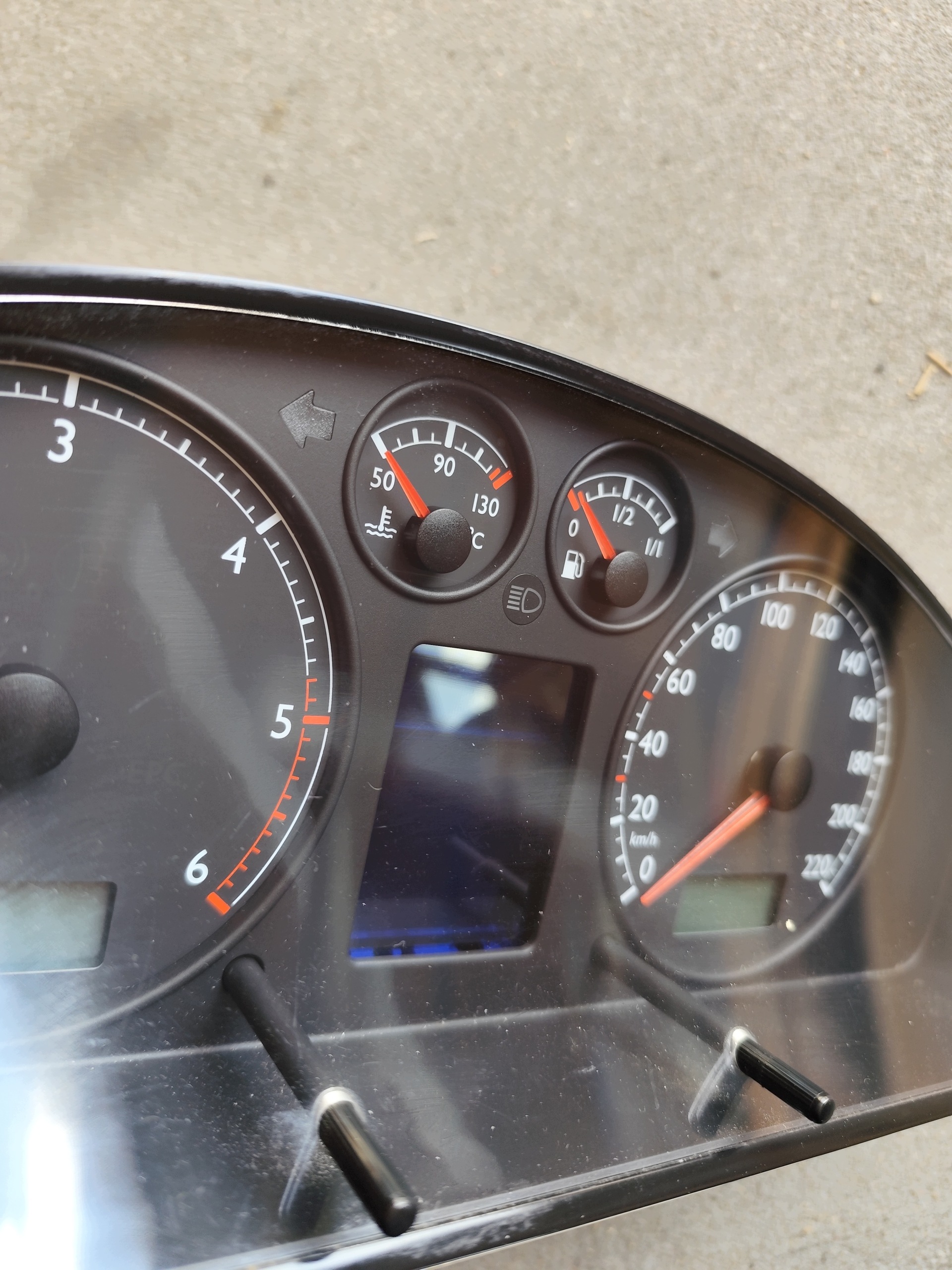VW T5 MULTIVAN dials dials predkosciomierz 7H5920870J