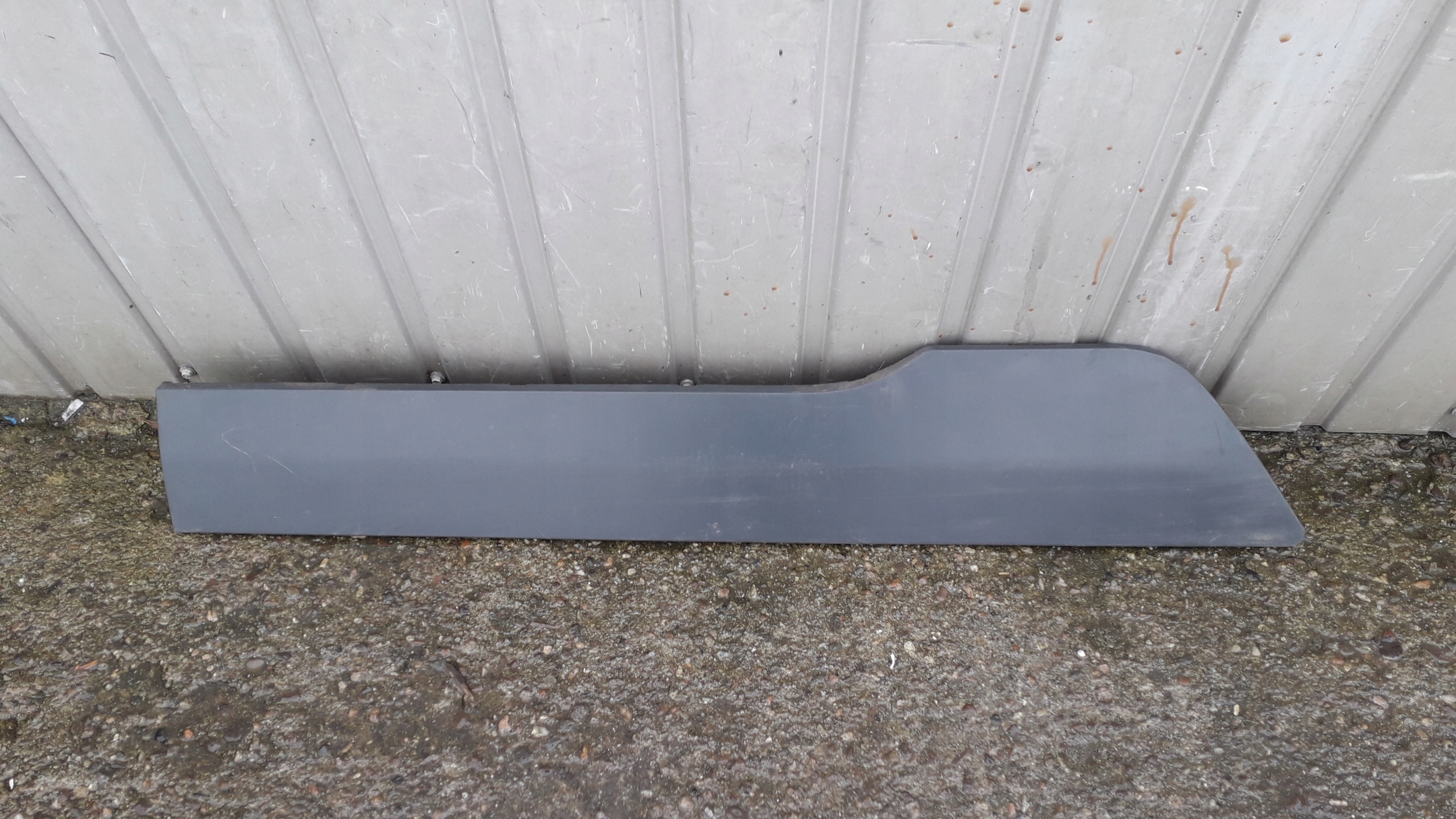 FORD TRANSIT CONNECT LISTWA DRZWI PRAWY TYŁ