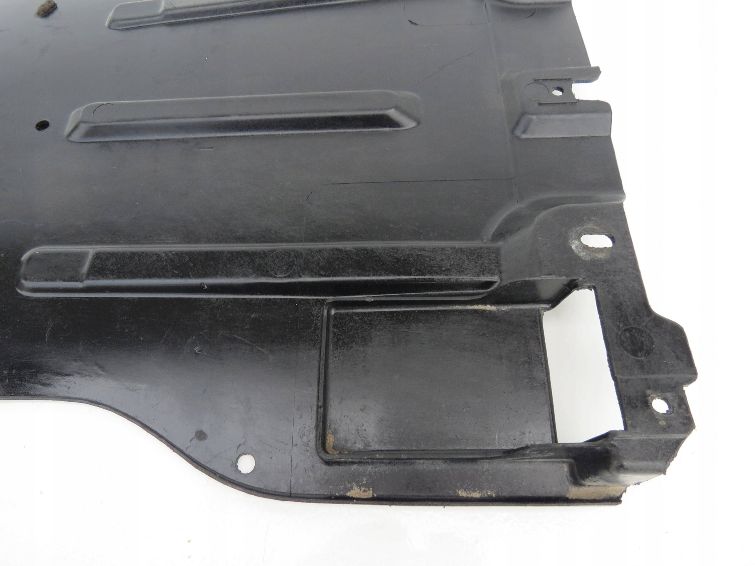 motor cover chassis PORSCHE CAYENNE 7L8825231A